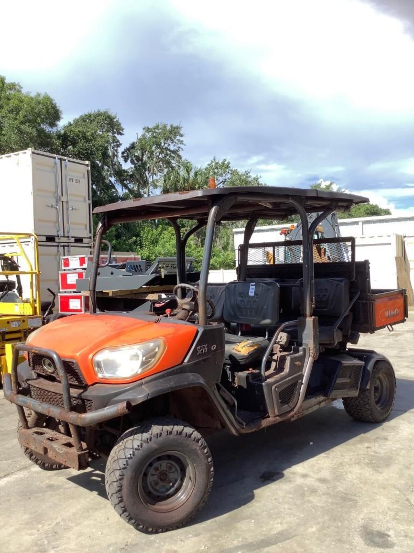 2016 KUBOTA UTV MODEL RTV-X1140, DIESEL, KUBOTA ENGINE, CREW CAB, HYDRAULIC DUMP BED