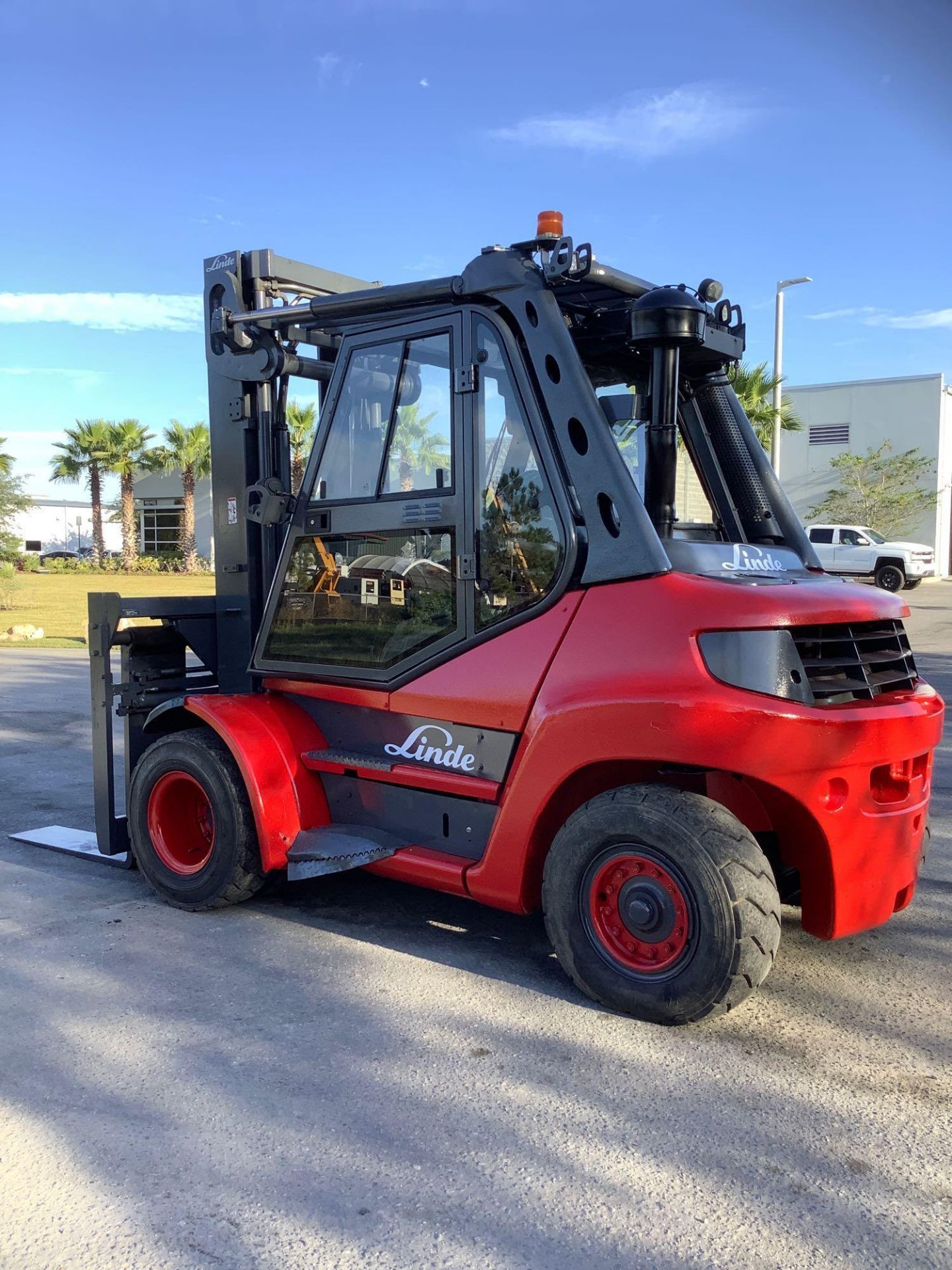 2012 LINDE FORKLIFT MODEL H70D-369 WITH SS FORK POSTNR RIGHTLINE ATTACHMENT MODEL KEM157, DIESEL, AP - Image 5 of 22