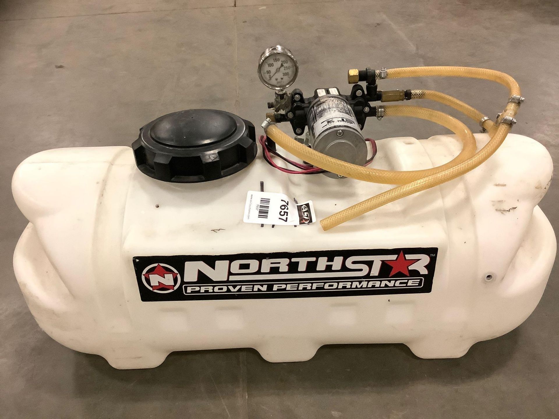 NORTHSTAR PROVEN PERFORMANCE SPRAYER MODEL 268180Q WITH APPROX 14 GALLON CAPACITY, APPROX MAX PSI 20 - Image 2 of 5