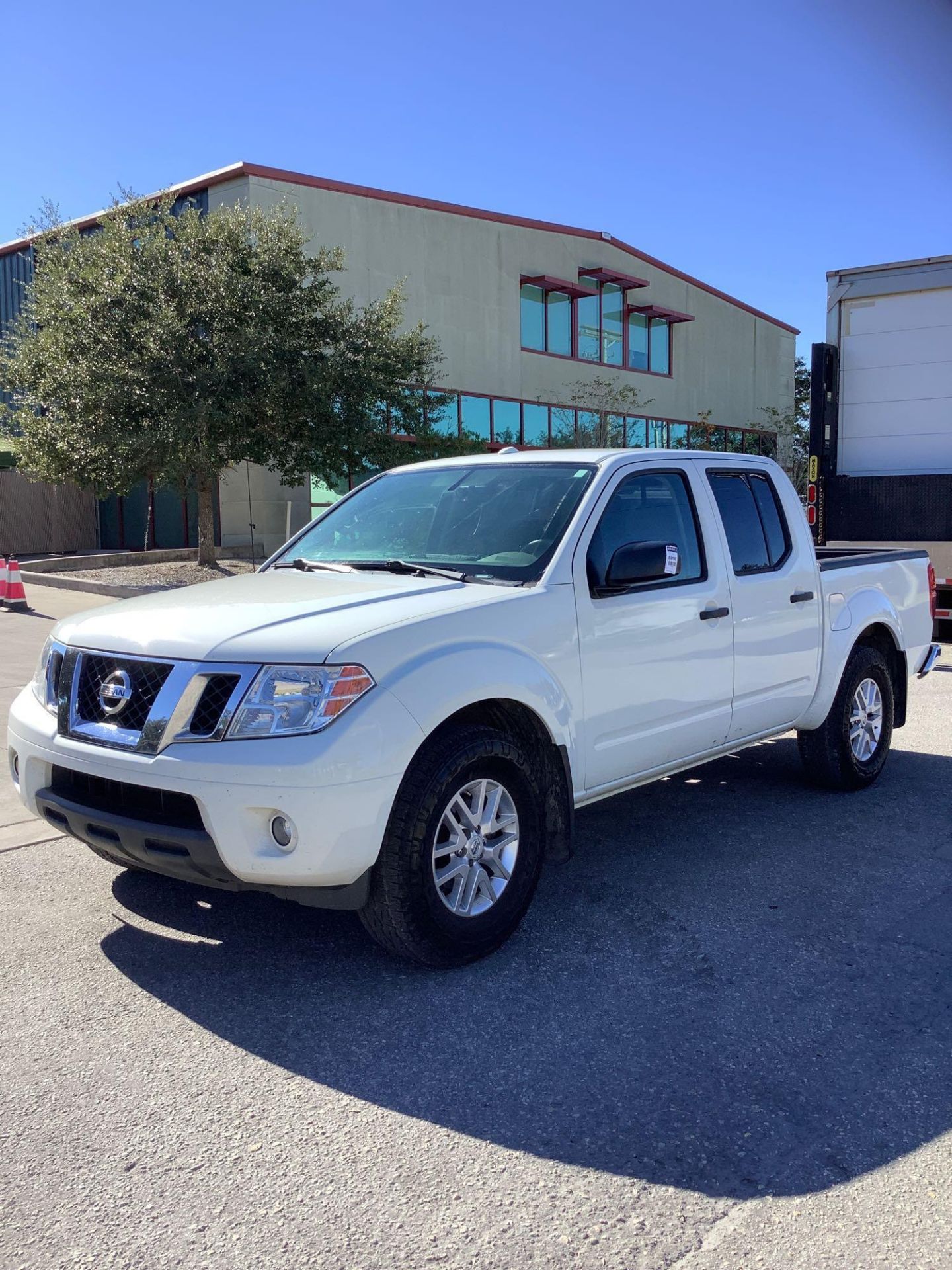 2017 NISSAN FRONTIER PICKUP TRUCK, GAS ENGINE, AUTOMATIC TRANSMISSION, CREW CAB, 4 DOOR, A/C , POWER - Image 13 of 24