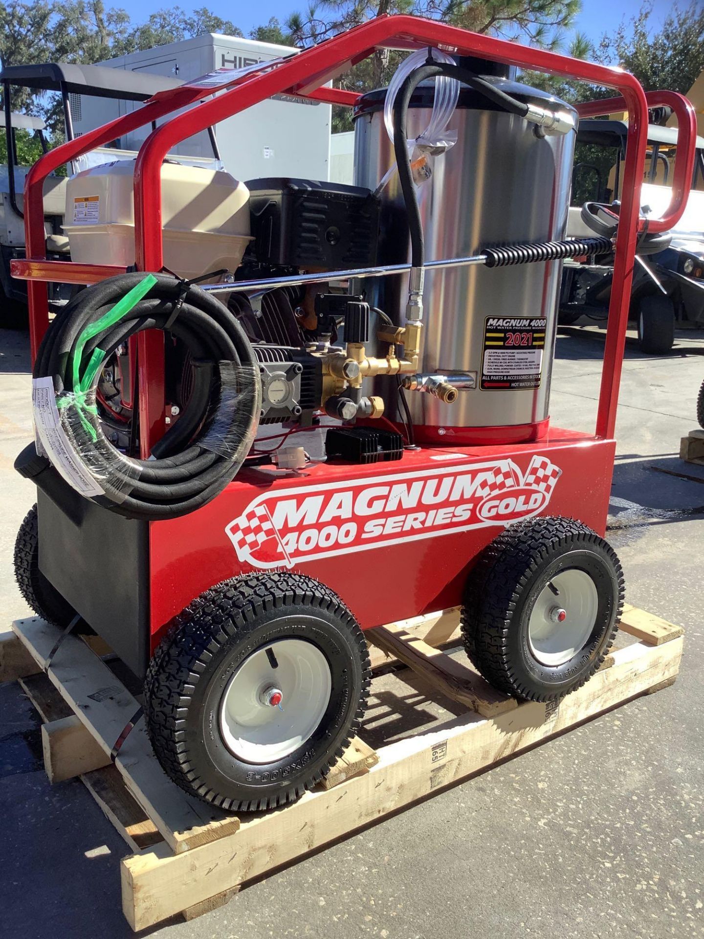 UNUSED 2021 MAGNUM 4000 SERIES GOLD HOT WATER PRESSURE WASHER,DIESEL GAS POWER, ELECTRIC START, APPR