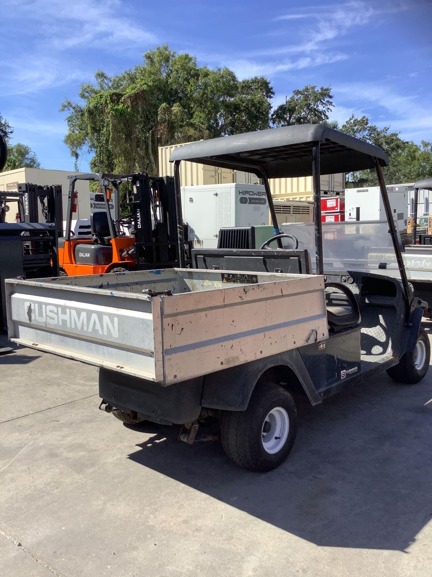 2016 CUSHMAN TEXTRON GOLF CART MODEL CSH HAUL 1200 G, GAS POWERED, KAWASAKI ENGINE, MANUAL DUMP BED, - Image 4 of 13