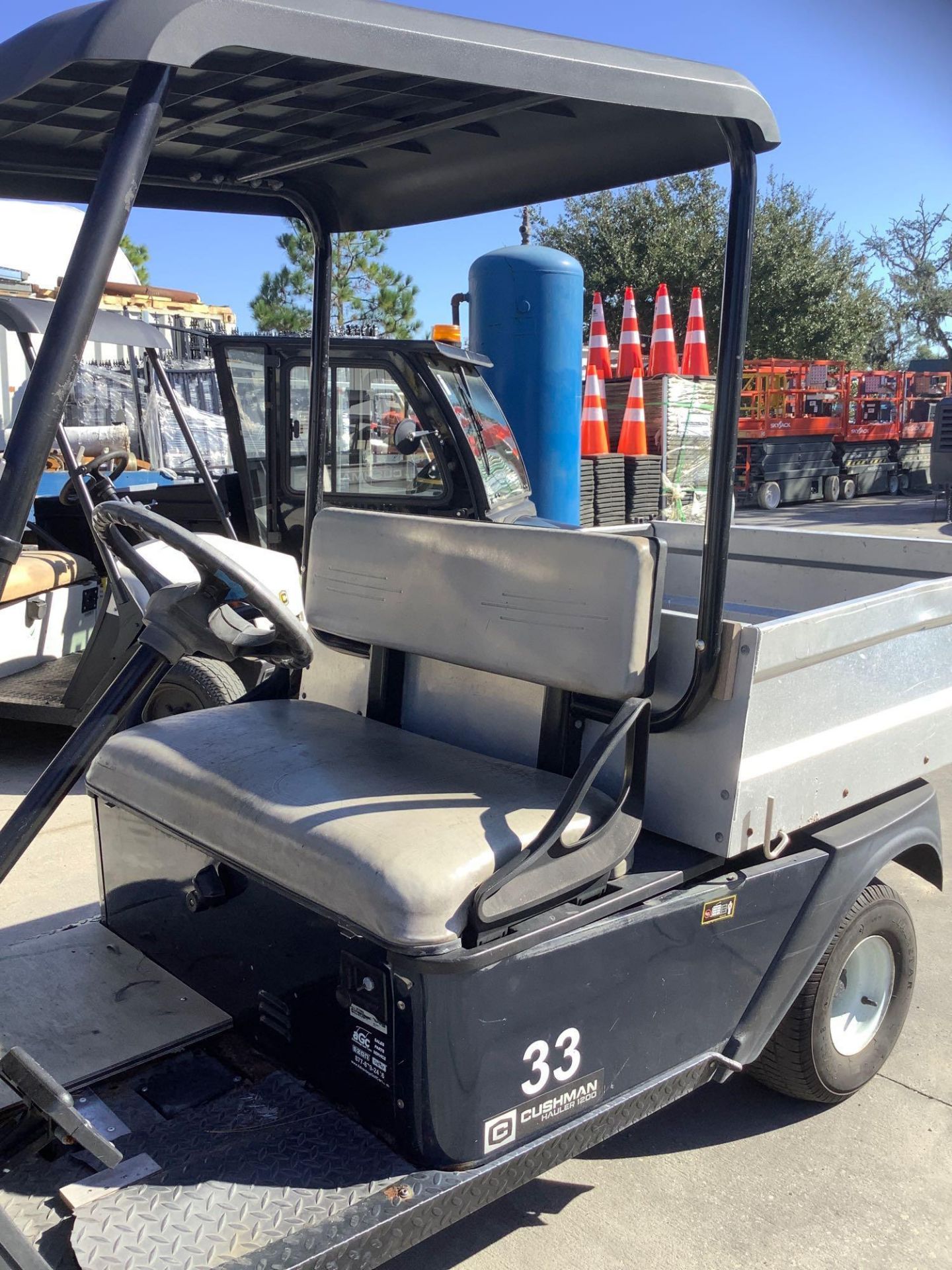 2016 CUSHMAN TEXTRON GOLF CART MODEL CSH HAUL 1200 G, GAS POWERED, KAWASAKI ENGINE, MANUAL DUMP BED, - Image 11 of 15