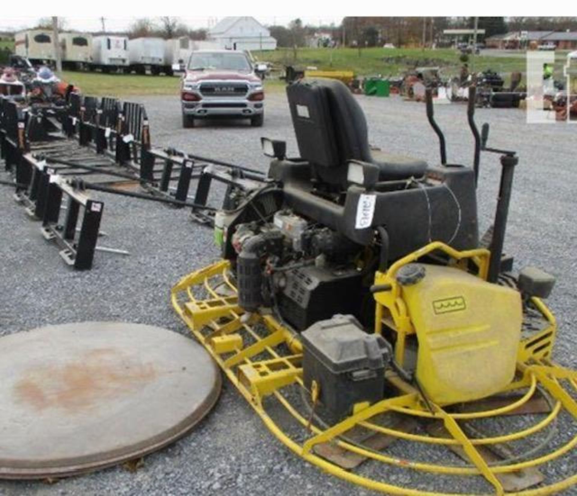 WACKER MO. CRT 48-3 RIDING TROWEL MACHINE W/ FLOAT PANS, S/N 5589313 - Image 4 of 7