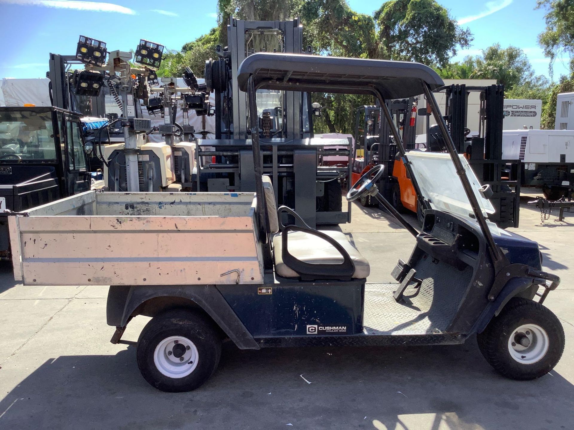 2016 CUSHMAN TEXTRON GOLF CART MODEL CSH HAUL 1200 G, GAS POWERED, KAWASAKI ENGINE, MANUAL DUMP BED, - Image 2 of 13