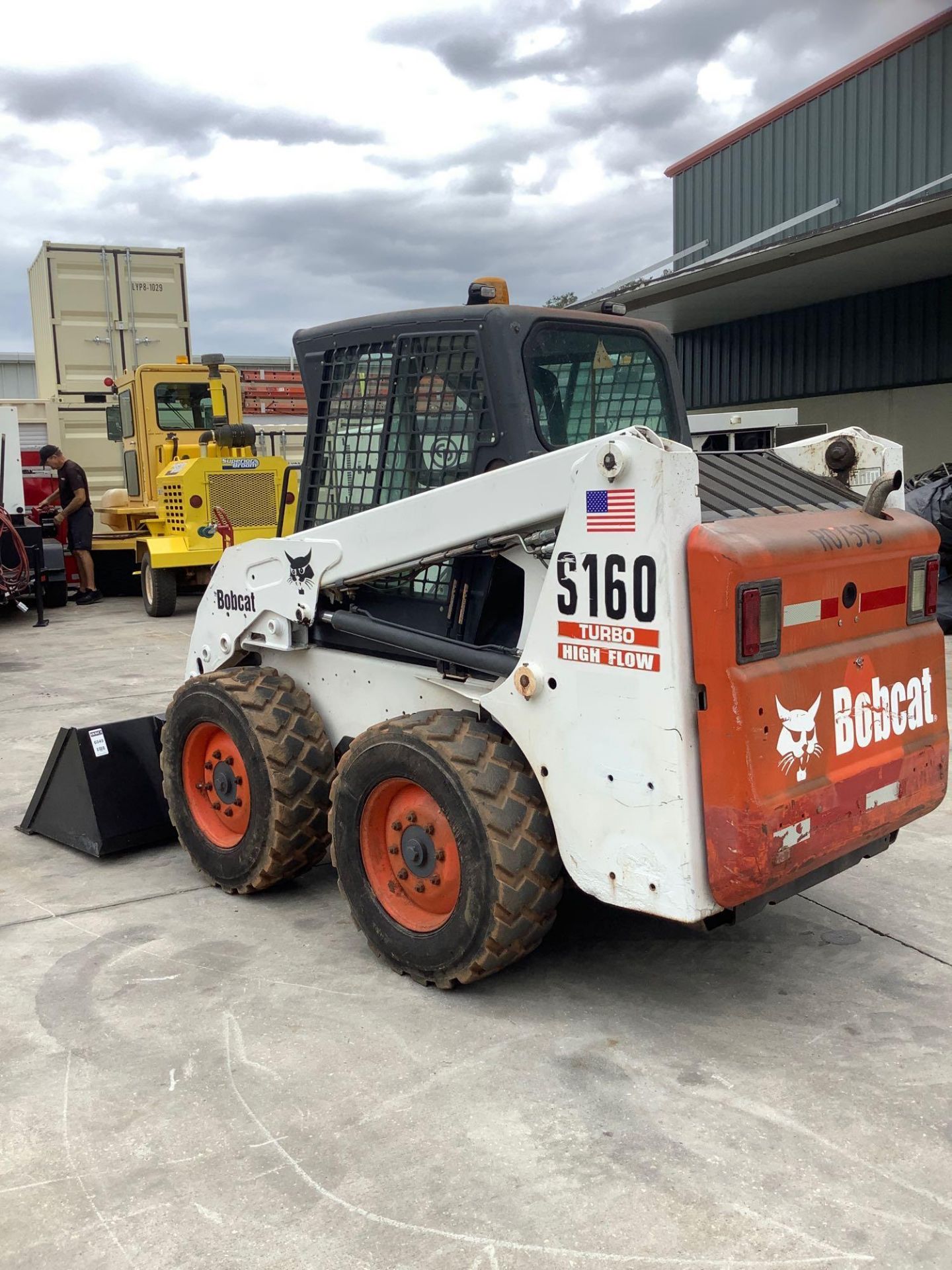 BOBCAT COMPACT SKID STEER LOADER MODEL S160, DIESEL, HIGH FLOW, BUCKET ATTACHMENT APPROX 72IN, AC AI - Image 7 of 20