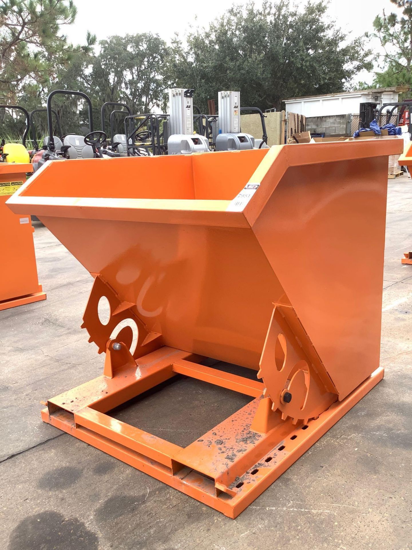 UNUSED 1CU YARD SELF DUMPING HOPPER WITH FORK POCKETS