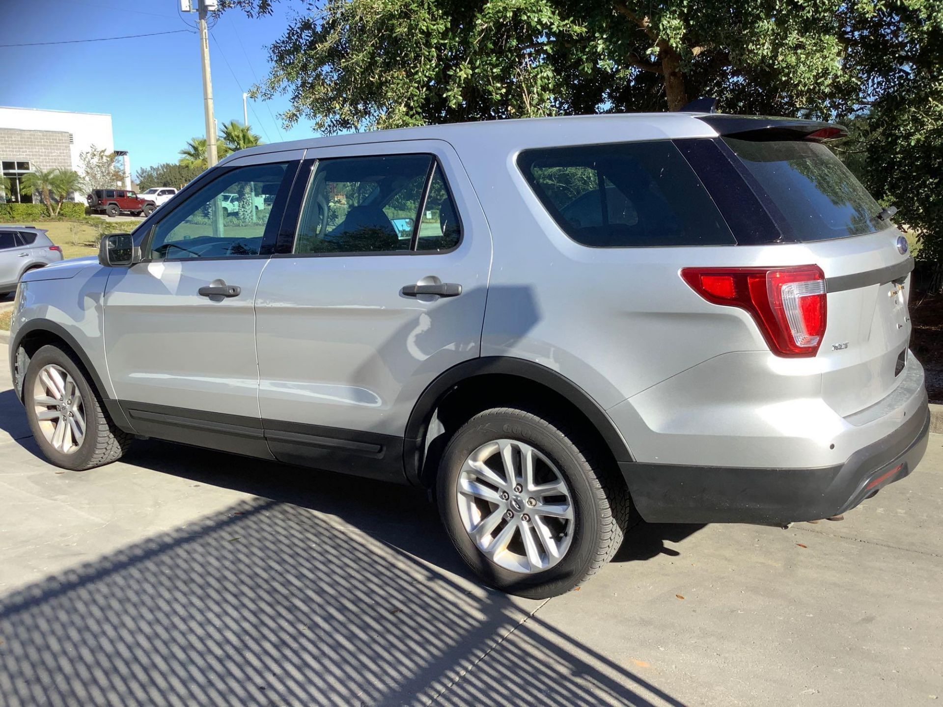 2017 FORD EXPLORER XLT UTILITY SUV, AUTOMATIC TRANSMISSION, AWD, NEW ALTERNATOR, NEW BATTERY, GOOD Y - Image 4 of 23