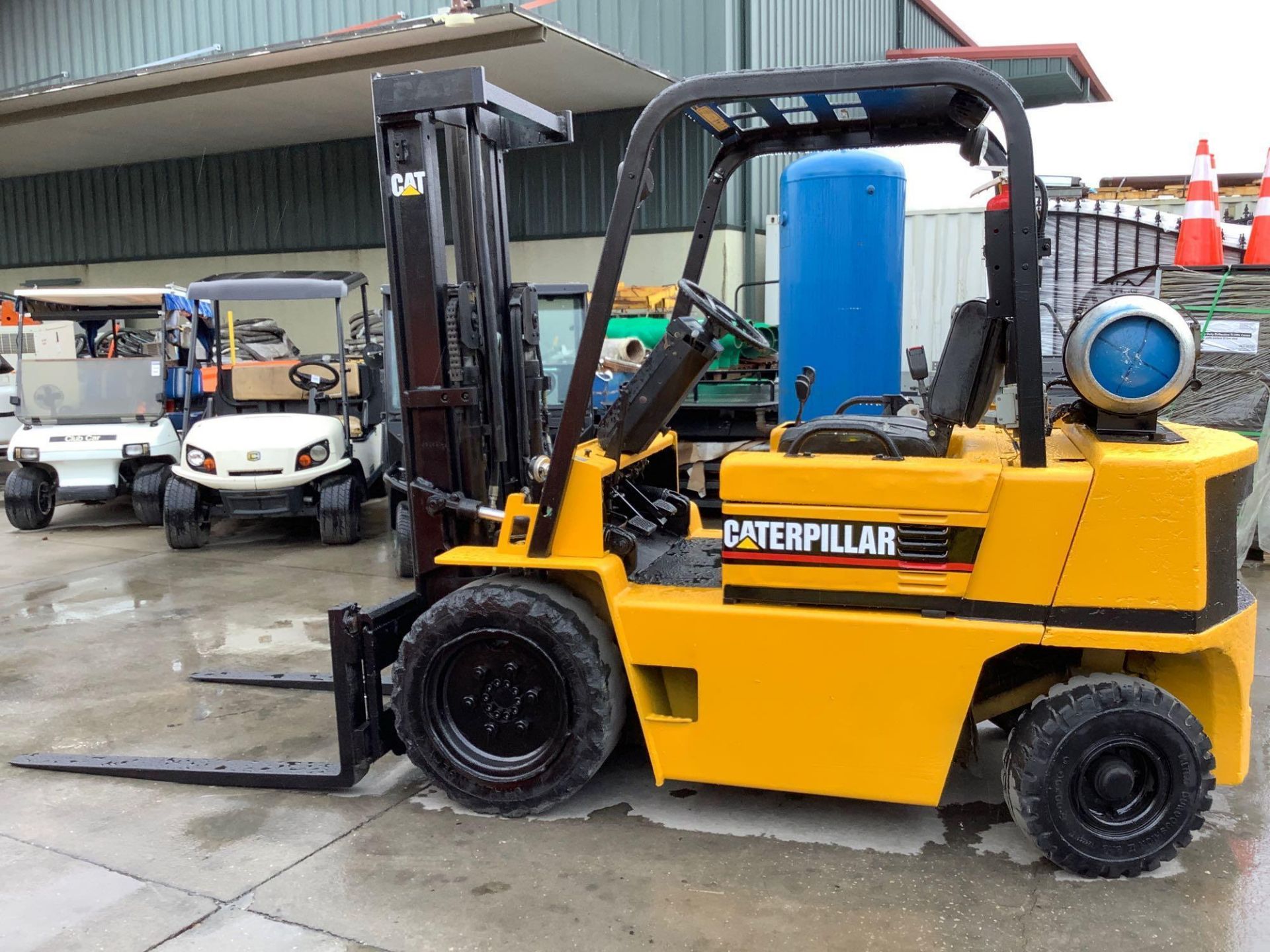 CATERPILLAR LP FORKLIFT MODEL V50D, APPROX MAX CAPACITY 5000LBS, APPROX MAX HEIGHT 173in, TILT - Image 8 of 15