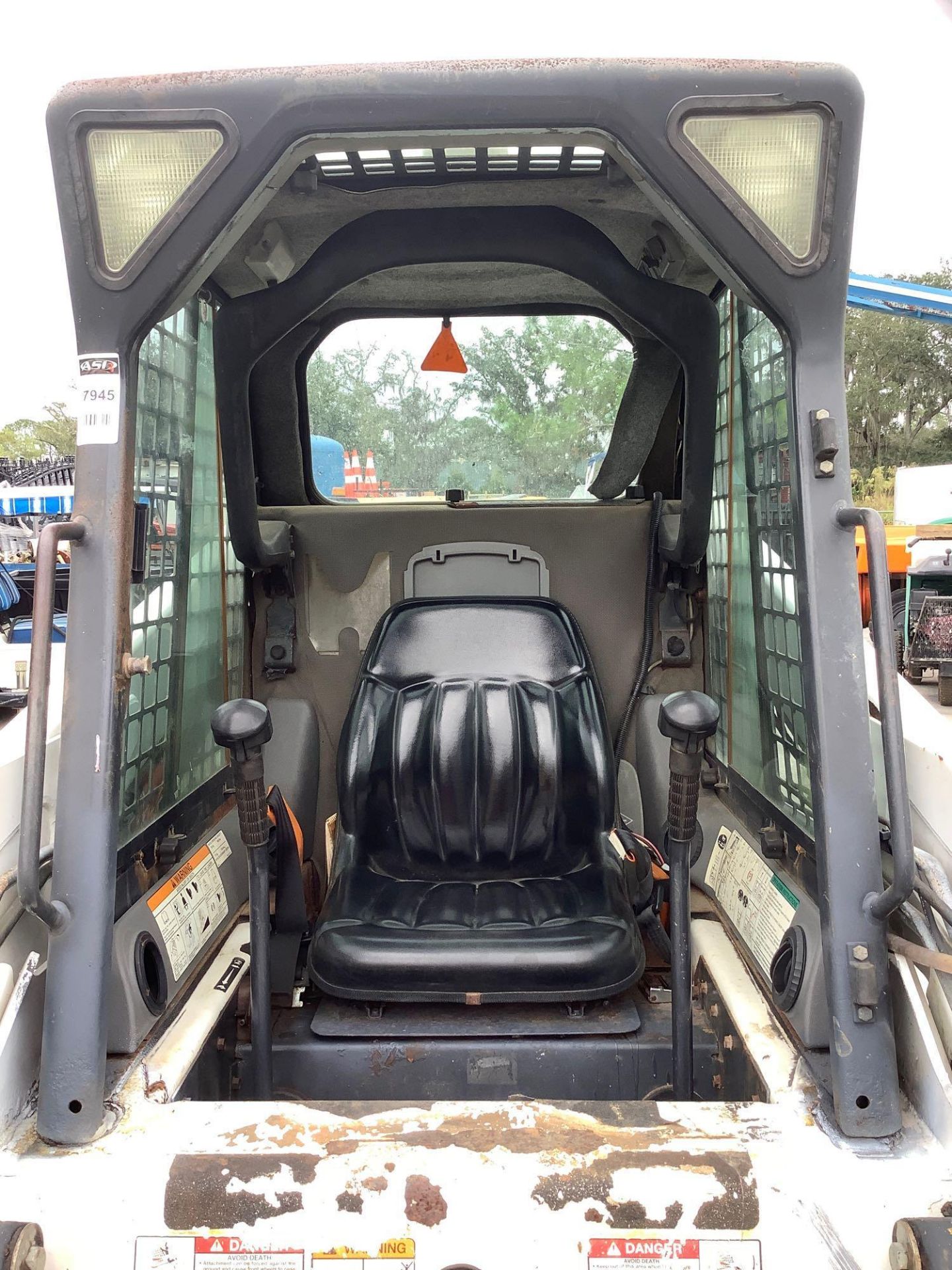 BOBCAT COMPACT SKID STEER LOADER MODEL S160, DIESEL, HIGH FLOW, BUCKET ATTACHMENT APPROX 72IN, AC AI - Image 13 of 20