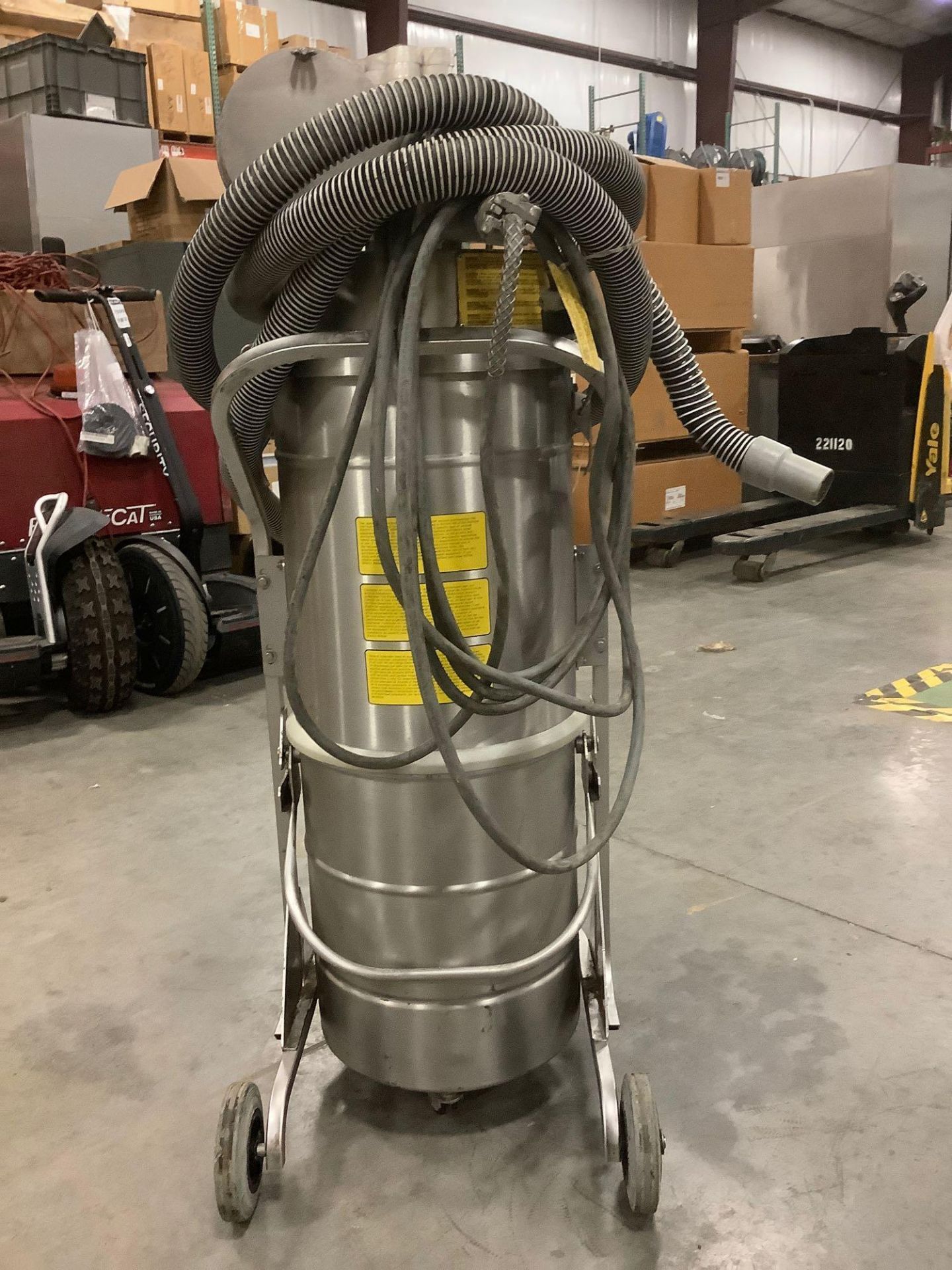 NILFISK CFM INDUSTRIAL VACUUM MODEL 118EXP, APPROX 120 VOLTS, - Image 3 of 8