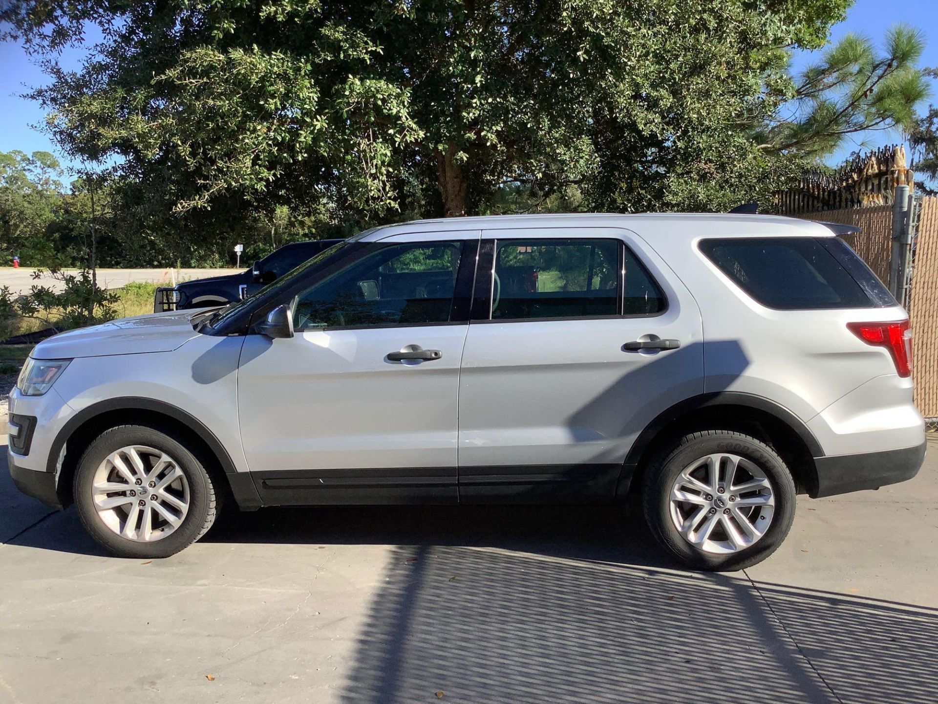 2017 FORD EXPLORER XLT UTILITY SUV, AUTOMATIC TRANSMISSION, AWD, NEW ALTERNATOR, NEW BATTERY, GOOD Y - Image 3 of 23