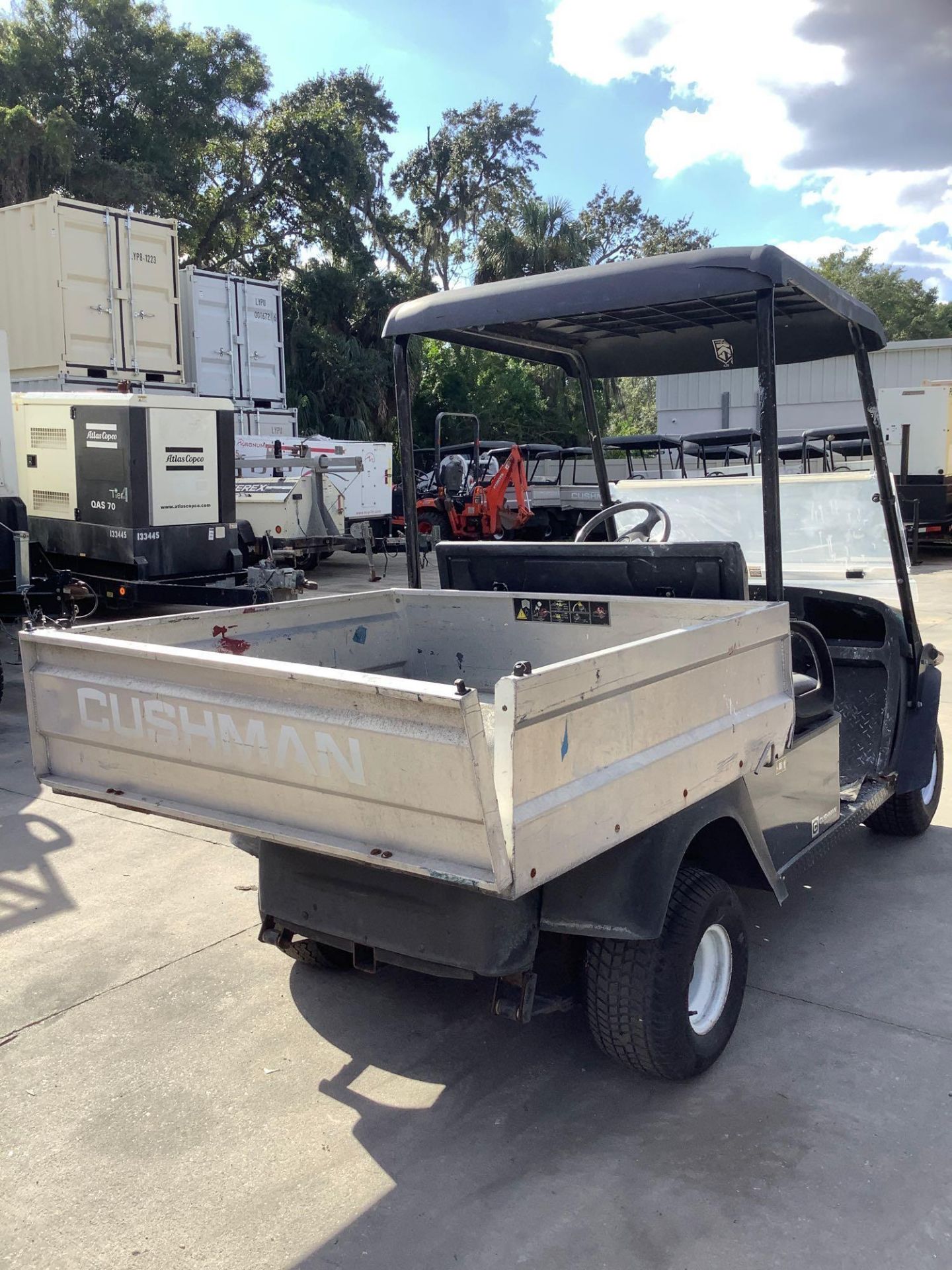 2016 CUSHMAN TEXTRON GOLF CART MODEL CSH HAUL 1200 G, GAS POWERED, KAWASAKI ENGINE, MANUAL DUMP BED, - Image 5 of 15