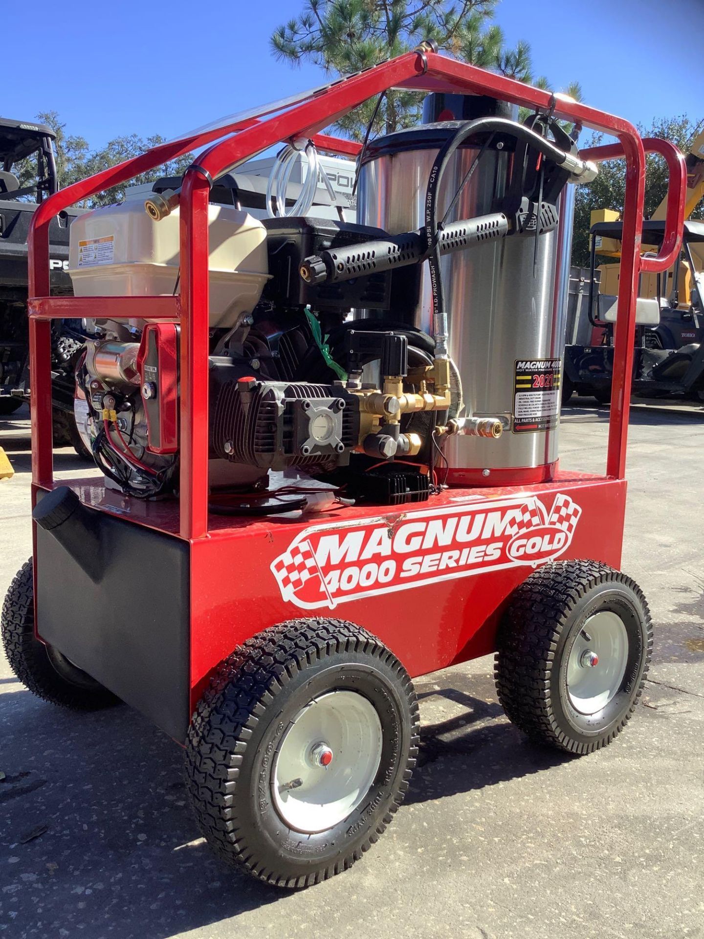 UNUSED 2021 MAGNUM 4000 SERIES GOLD HOT WATER PRESSURE WASHER,DIESEL GAS POWER, ELECTRIC START, APPR