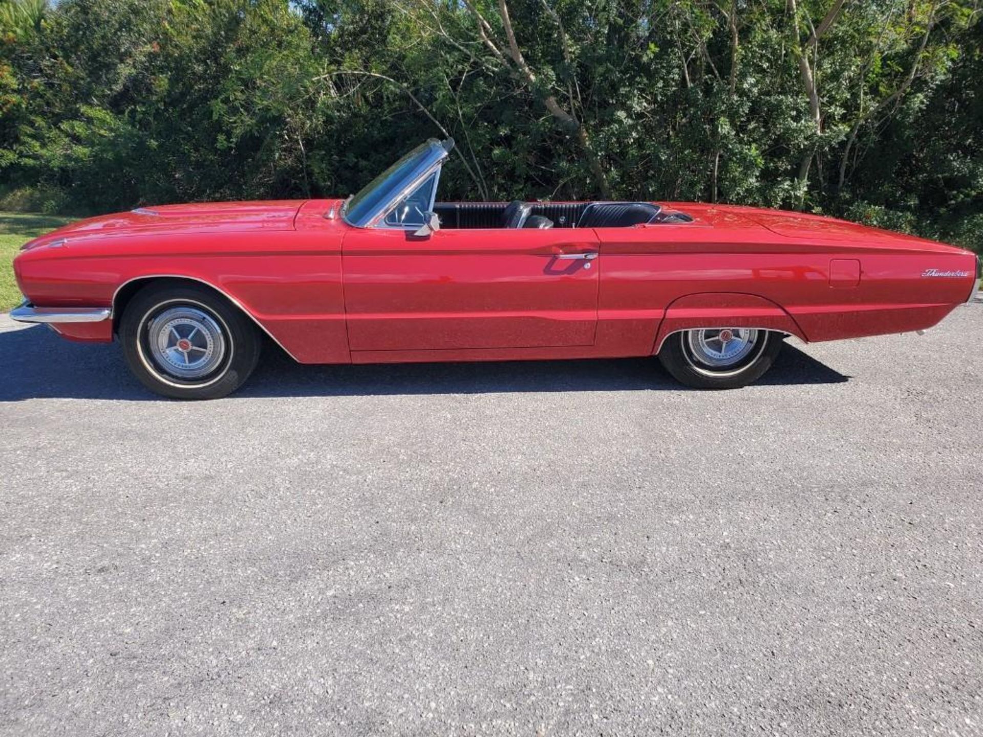 1966 FORD THUNDERBIRD CONVERTIBLE, A/C, ROADSTER TOP, ALL POWER, 390 V8 - Image 2 of 8