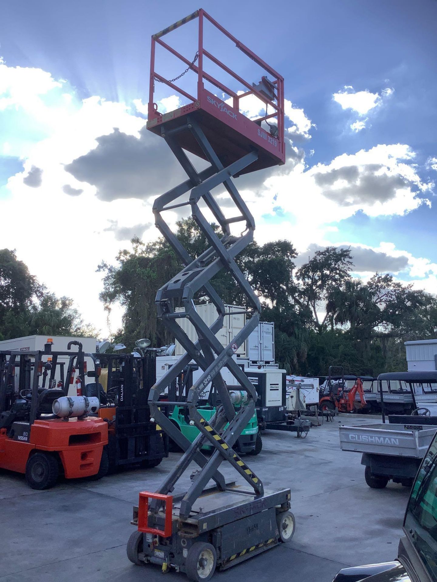 2013 SKYJACK SCISSOR LIFT MODEL SJ III 3219, ELECTRIC, APPROX MAX PLATFORM HEIGHT 19FT - Image 10 of 13