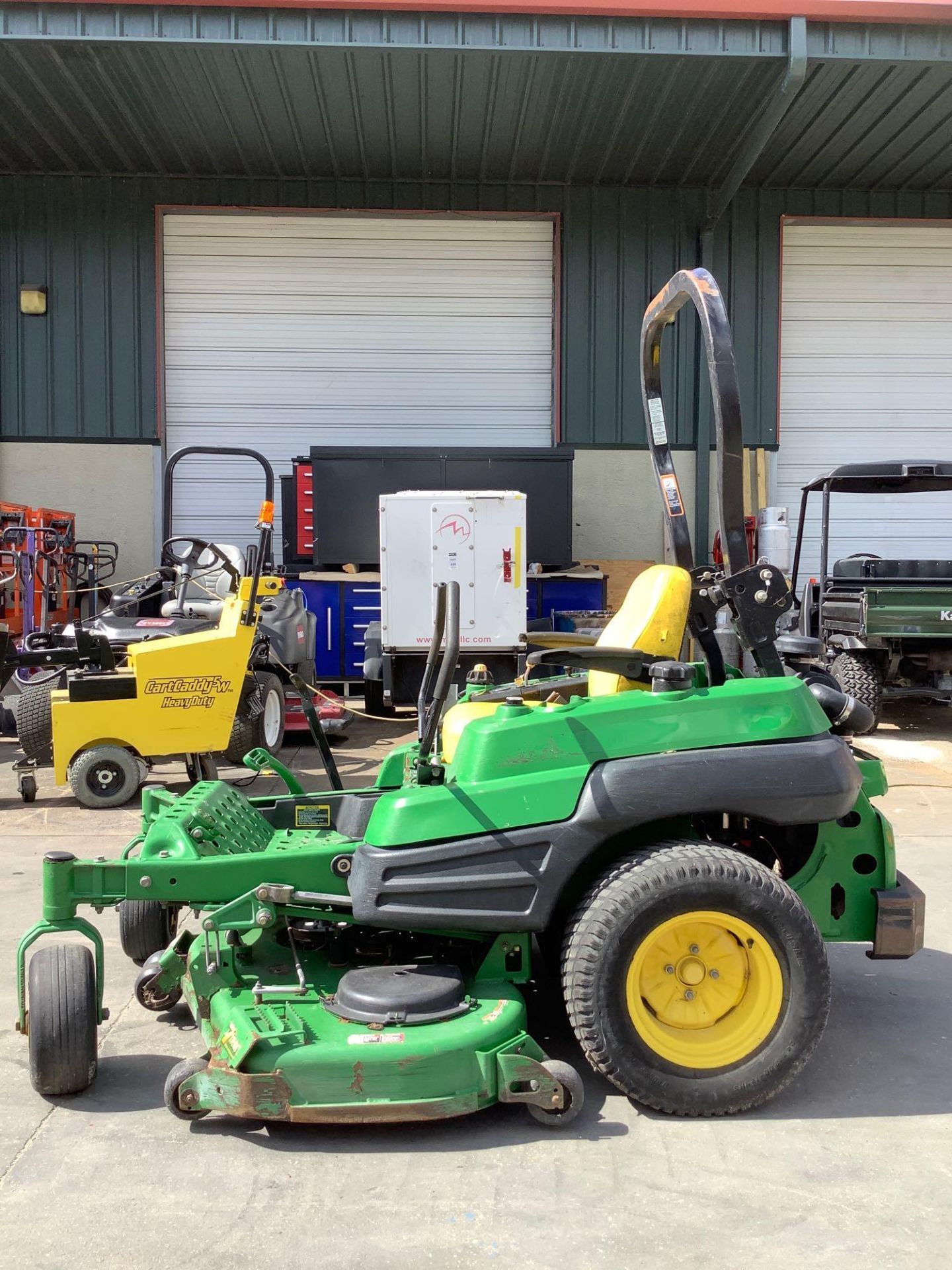 JOHN DEERE ZTRAK COMMERCIAL MOWER MODEL Z930 60MOD, GAS POWERED, 60in CUT DECK , 7IRON, RUNS AND OPE - Image 6 of 15