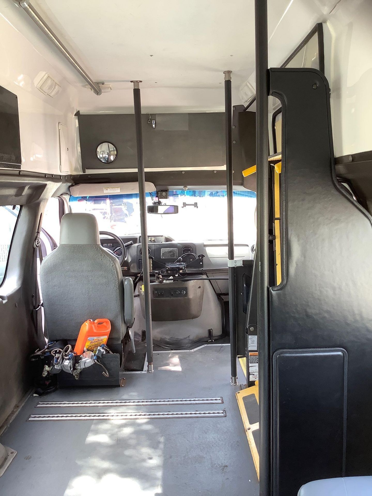 2014 FORD ECONOLINE E-350 SUPER DUTY EXTENDED MOBILITY VAN , AUTOMATIC, ONE OWNER,  AC/ HEAT AIR CON - Image 35 of 39