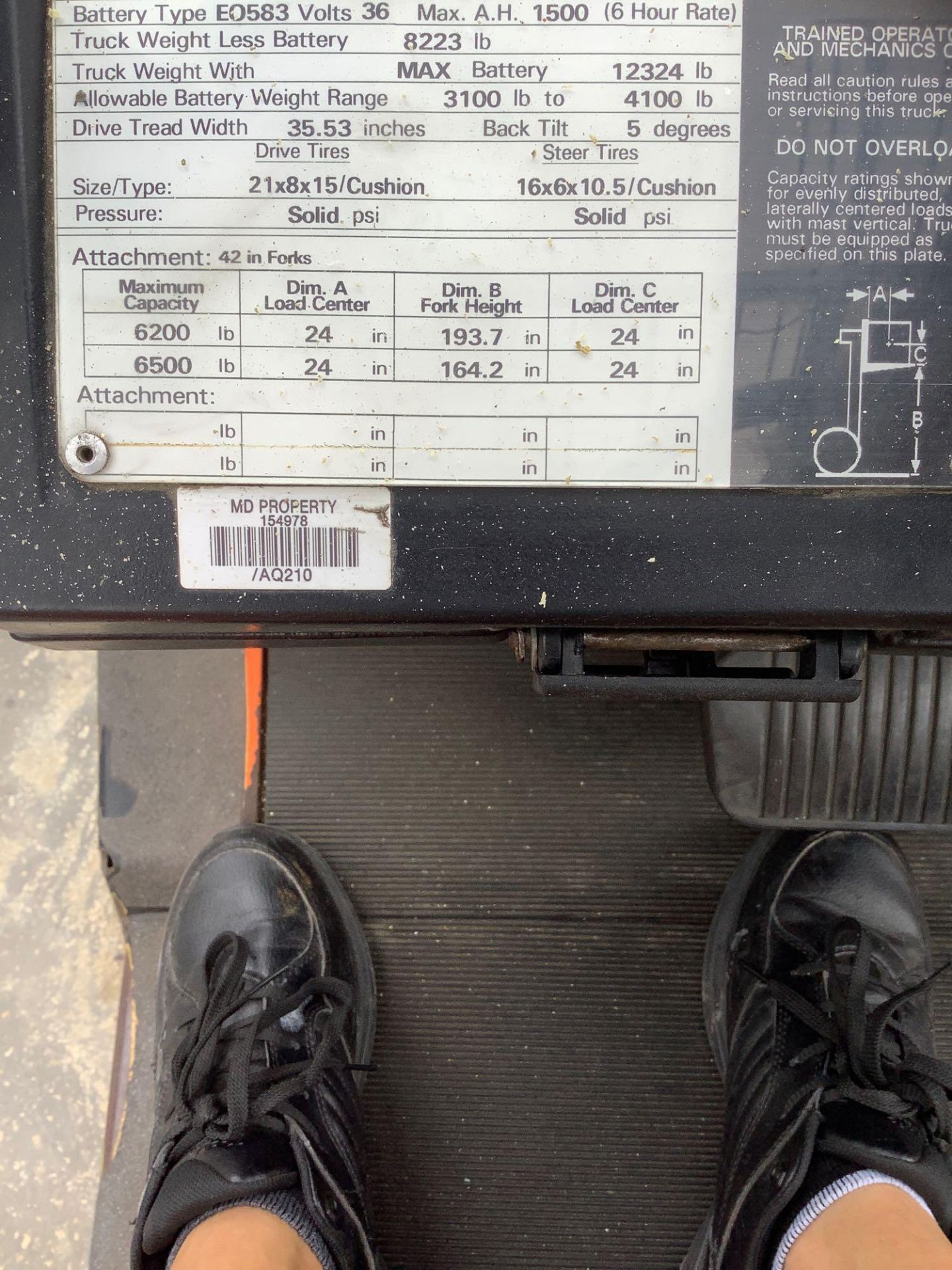 YALE  FORKLIFT MODEL ERC065RGN36TE088, ELECTRIC, APPROX MAX CAPACITY 6500LBS, APPROX MAX HEIGHT 193i - Image 19 of 20