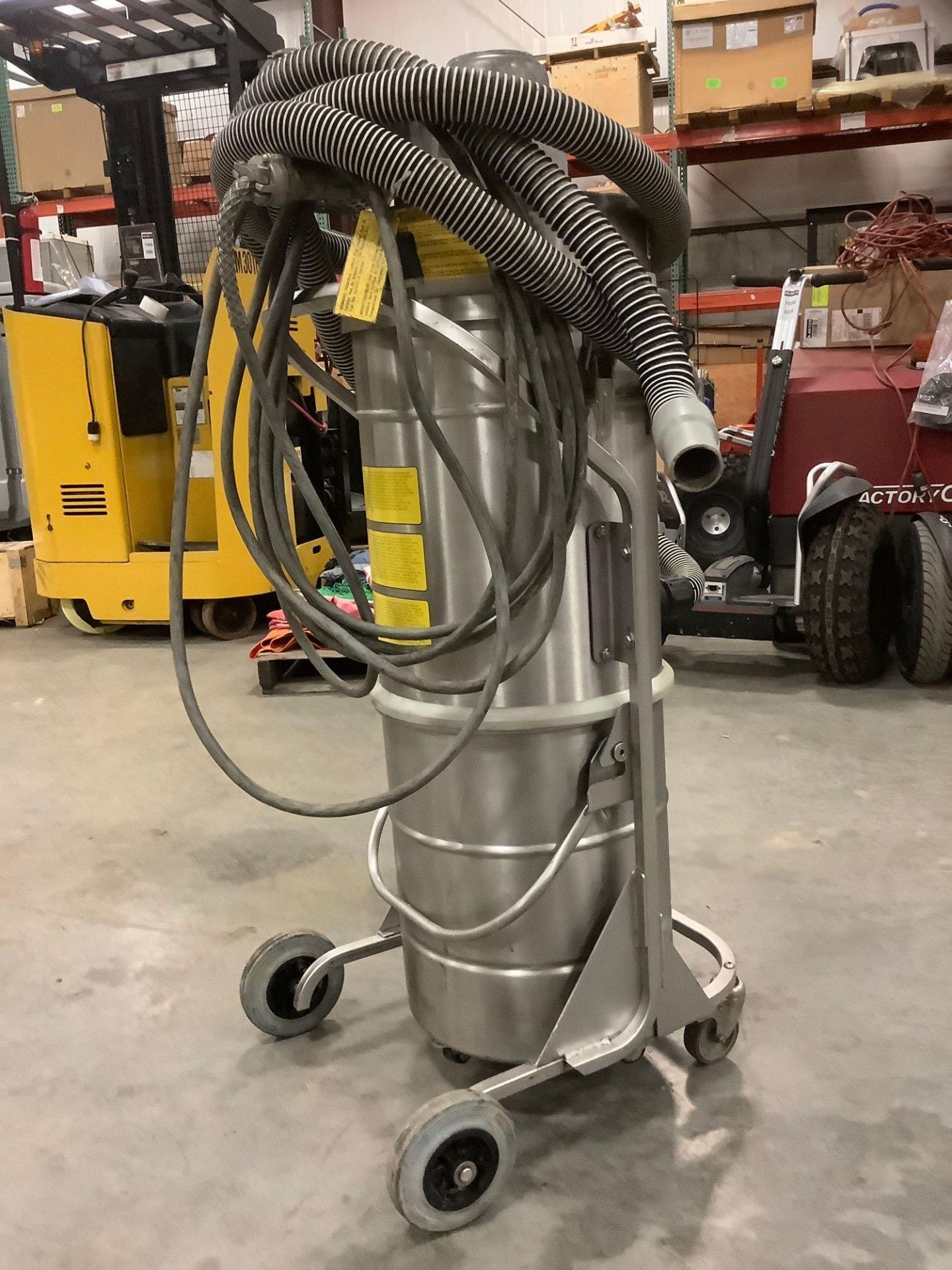 NILFISK CFM INDUSTRIAL VACUUM MODEL 118EXP, APPROX 120 VOLTS, - Image 4 of 8