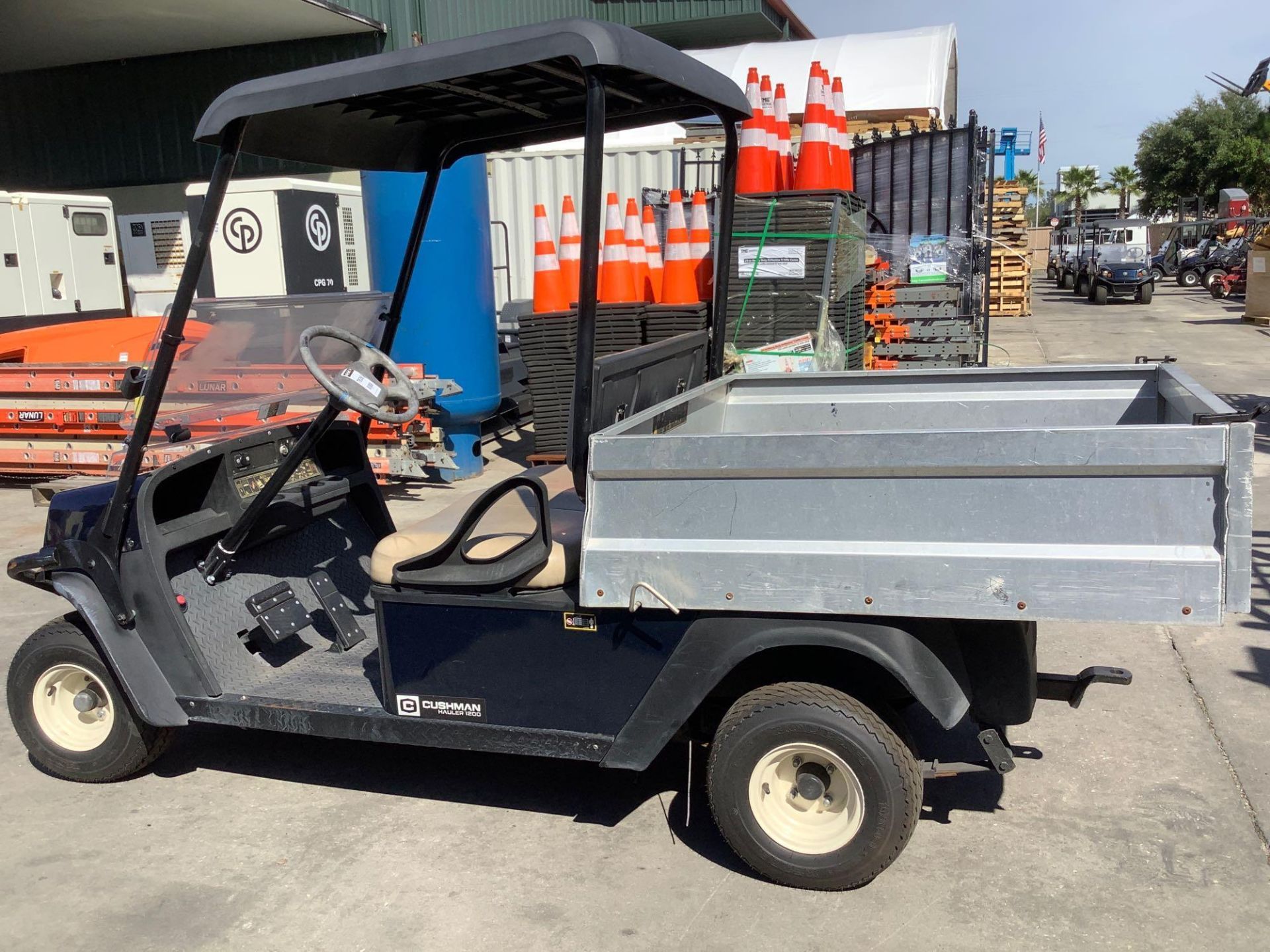 2016 CUSHMAN TEXTRON GOLF CART MODEL CSH HAUL 1200 G, GAS POWERED, KAWASAKI ENGINE, MANUAL DUMP BED, - Image 7 of 13