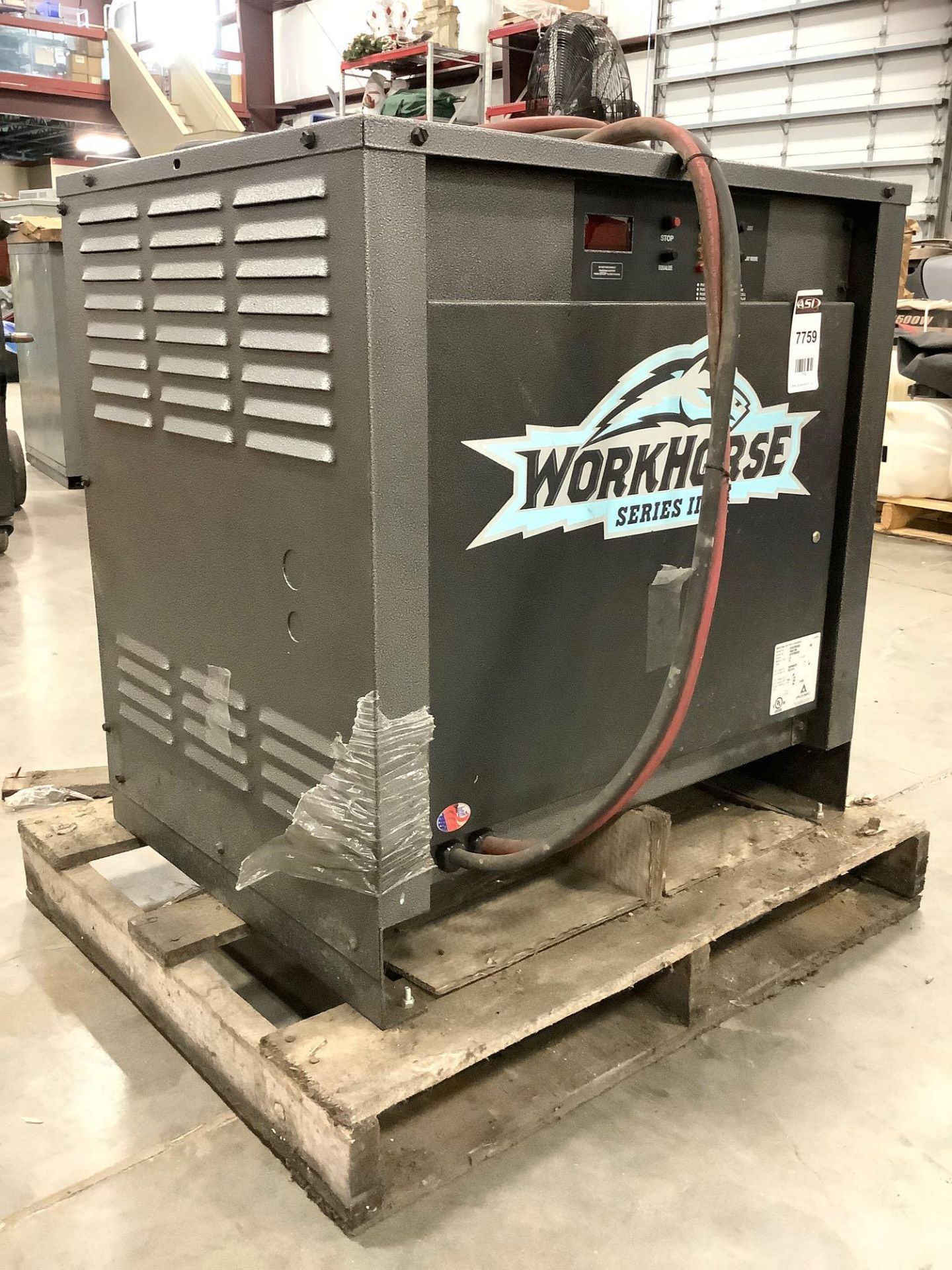 WORKHORSE SERIES III INDUSTRIAL BATTERY CHARGER MODEL 24Y0750X9DS, PHASE 3, APPROX DC VOLTS OUT 48,