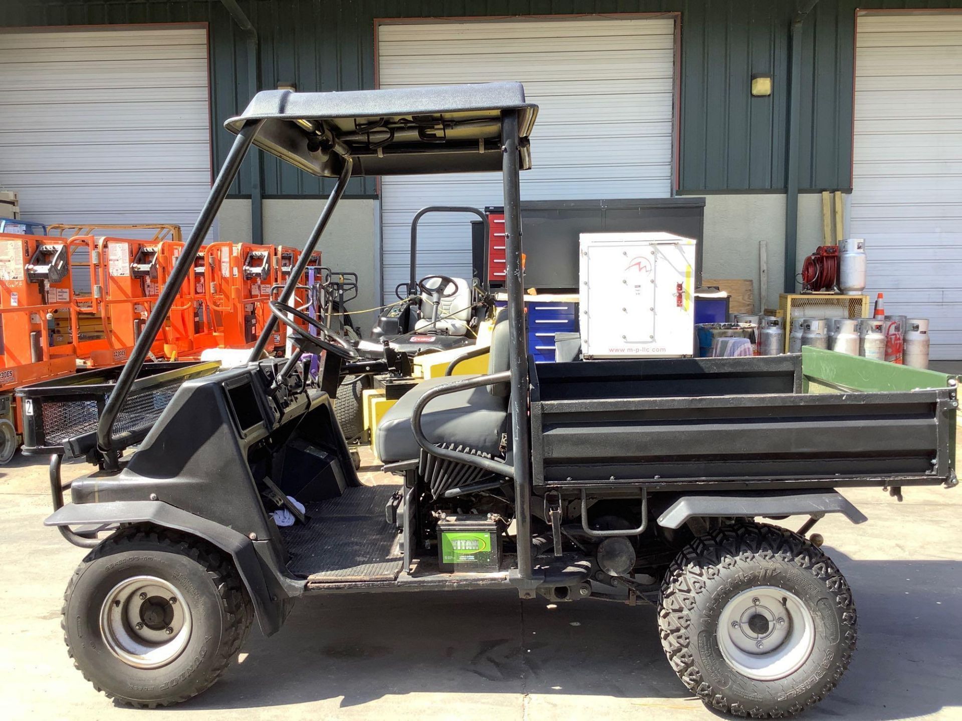 KAWASAKI MULE 2510 ATV , GAS POWERED, KAWASAKI ENGINE, 4WD, BALL HITCH, MANUAL DUMP BED, BED HAS RUS - Image 6 of 14