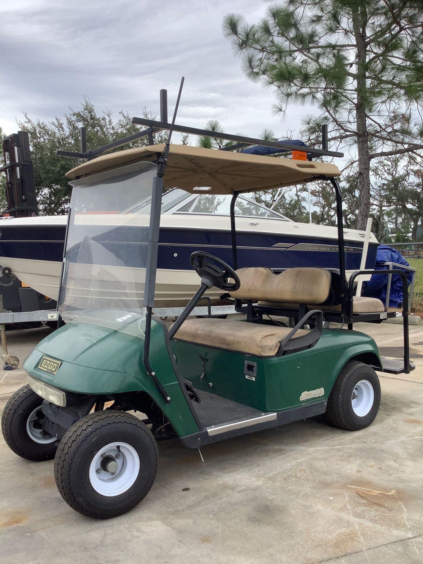 EZ-GO FREEDOM SE GOLF CART MODEL TXTEFSEPDS, ELECTRIC , BACK SEATING - Image 8 of 12