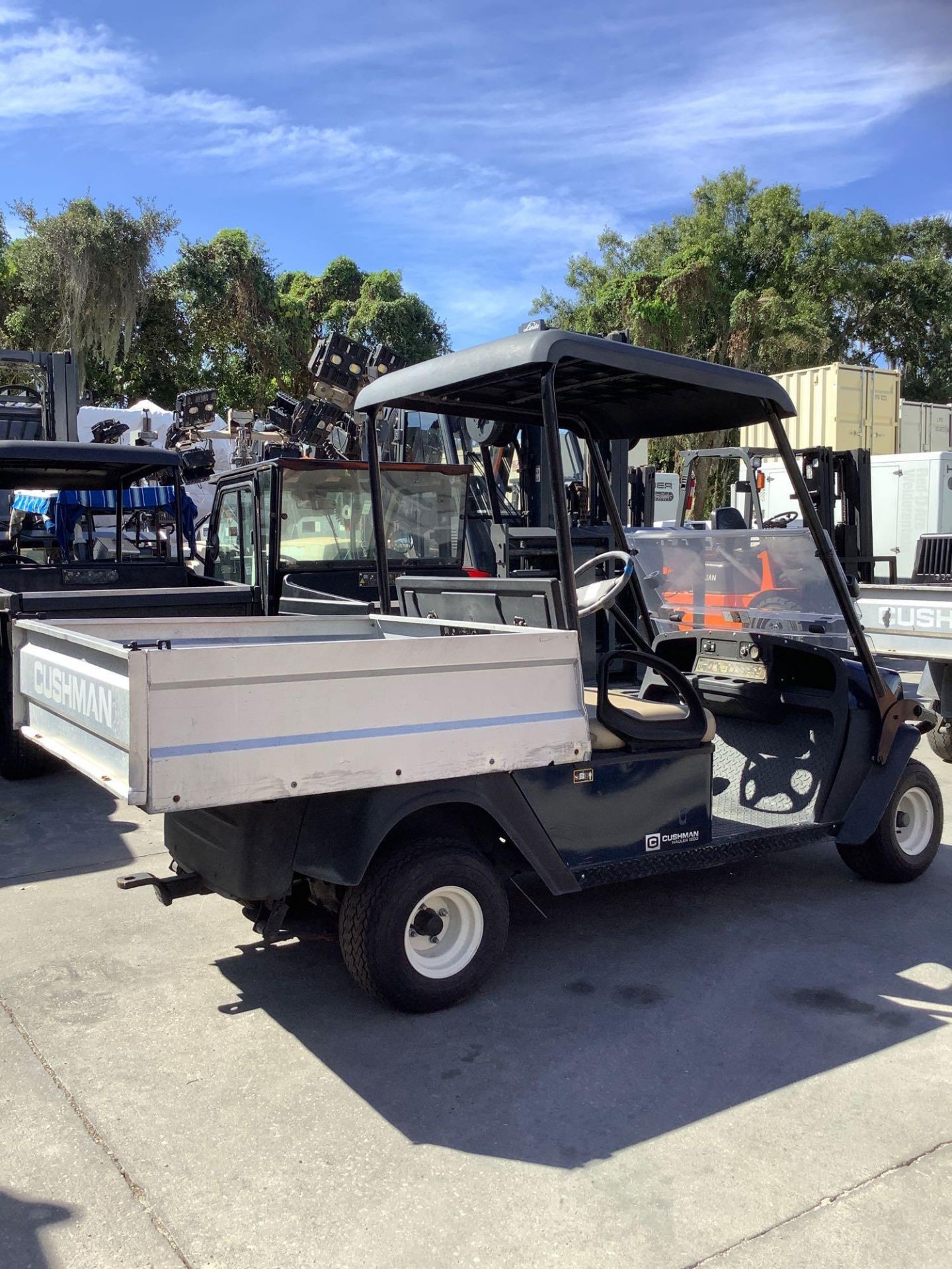 2016 CUSHMAN TEXTRON GOLF CART MODEL CSH HAUL 1200 G, GAS POWERED, KAWASAKI ENGINE, MANUAL DUMP BED, - Image 3 of 13