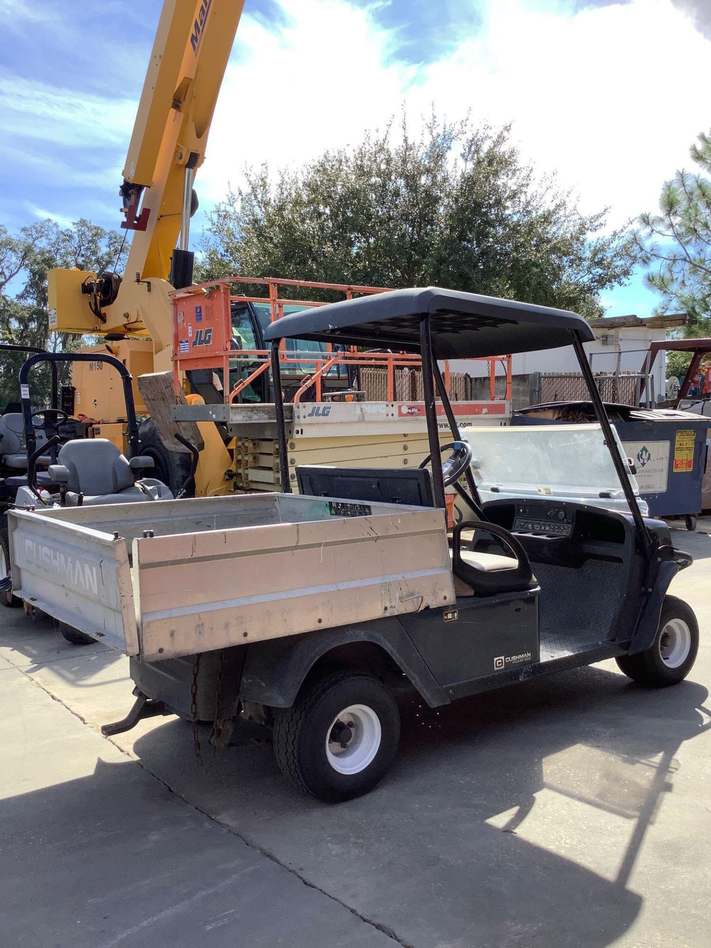 2016 CUSHMAN TEXTRON GOLF CART MODEL CSH HAUL 1200 G, GAS POWERED, KAWASAKI ENGINE, MANUAL DUMP BED, - Image 3 of 12