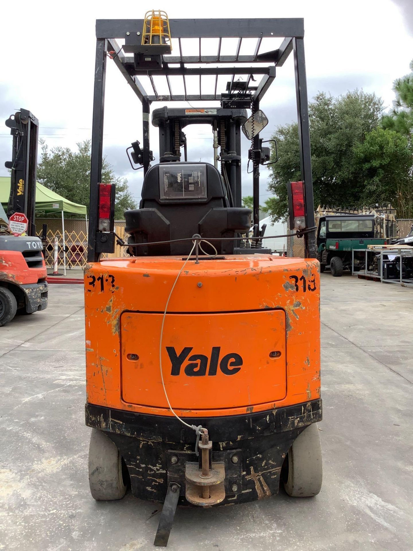 YALE  FORKLIFT MODEL ERC065RGN36TE088, ELECTRIC, APPROX MAX CAPACITY 6500LBS, APPROX MAX HEIGHT 193i - Image 8 of 20