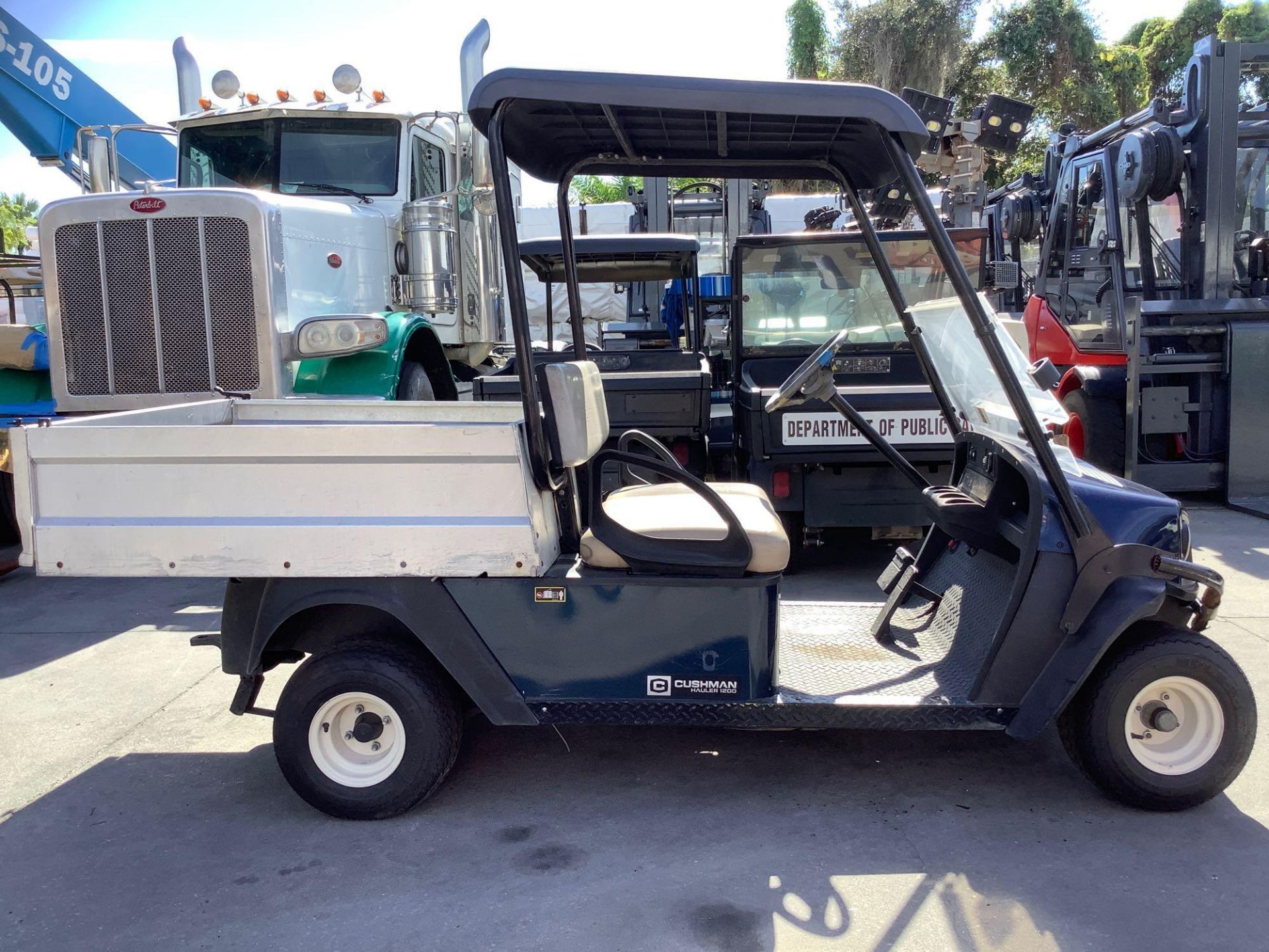 2016 CUSHMAN TEXTRON GOLF CART MODEL CSH HAUL 1200 G, GAS POWERED, KAWASAKI ENGINE, MANUAL DUMP BED, - Image 2 of 13