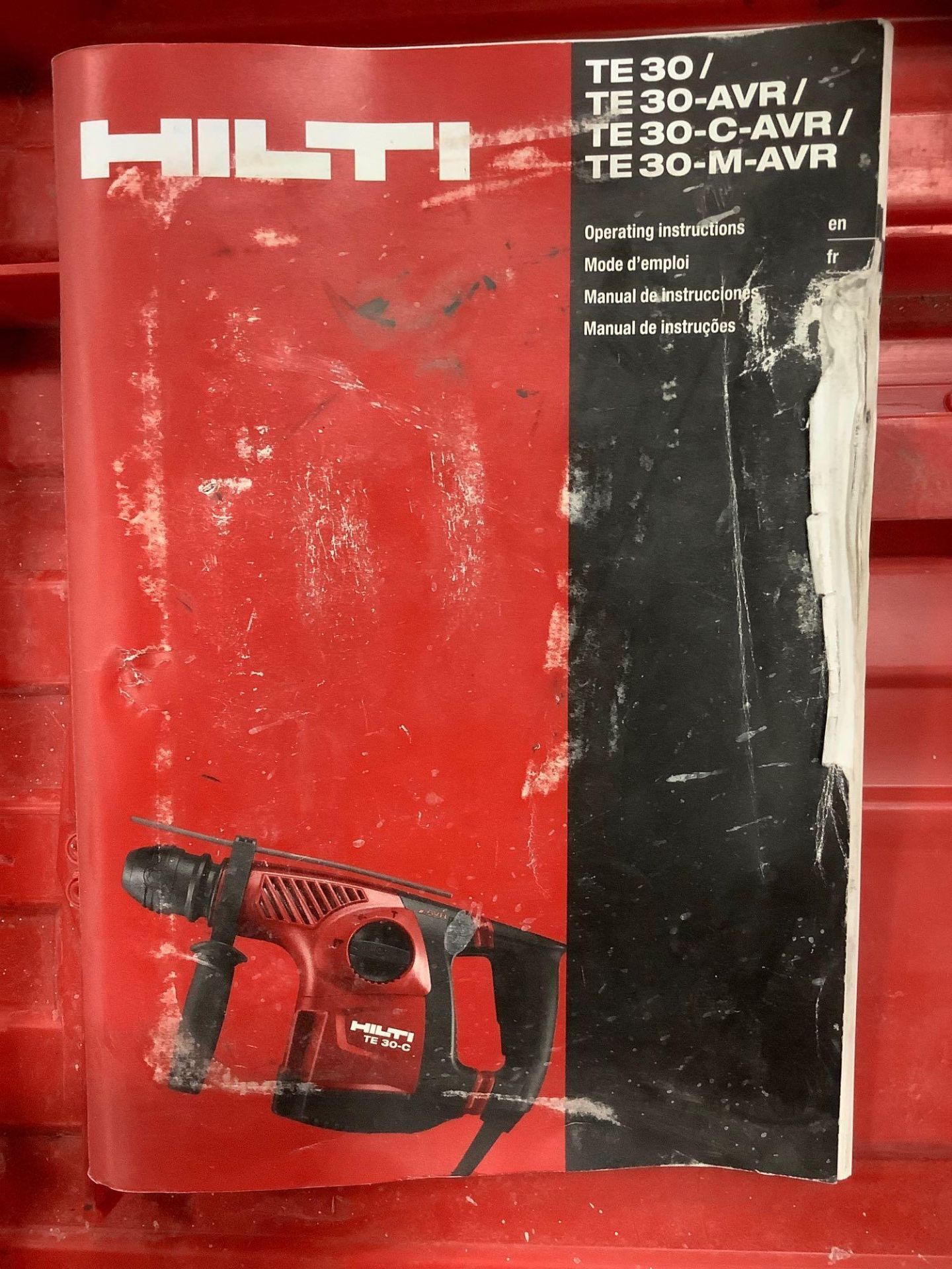 HILTI TE 30-C -AVR ROTARY HAMMER WITH CARRYING CASE - Image 5 of 6