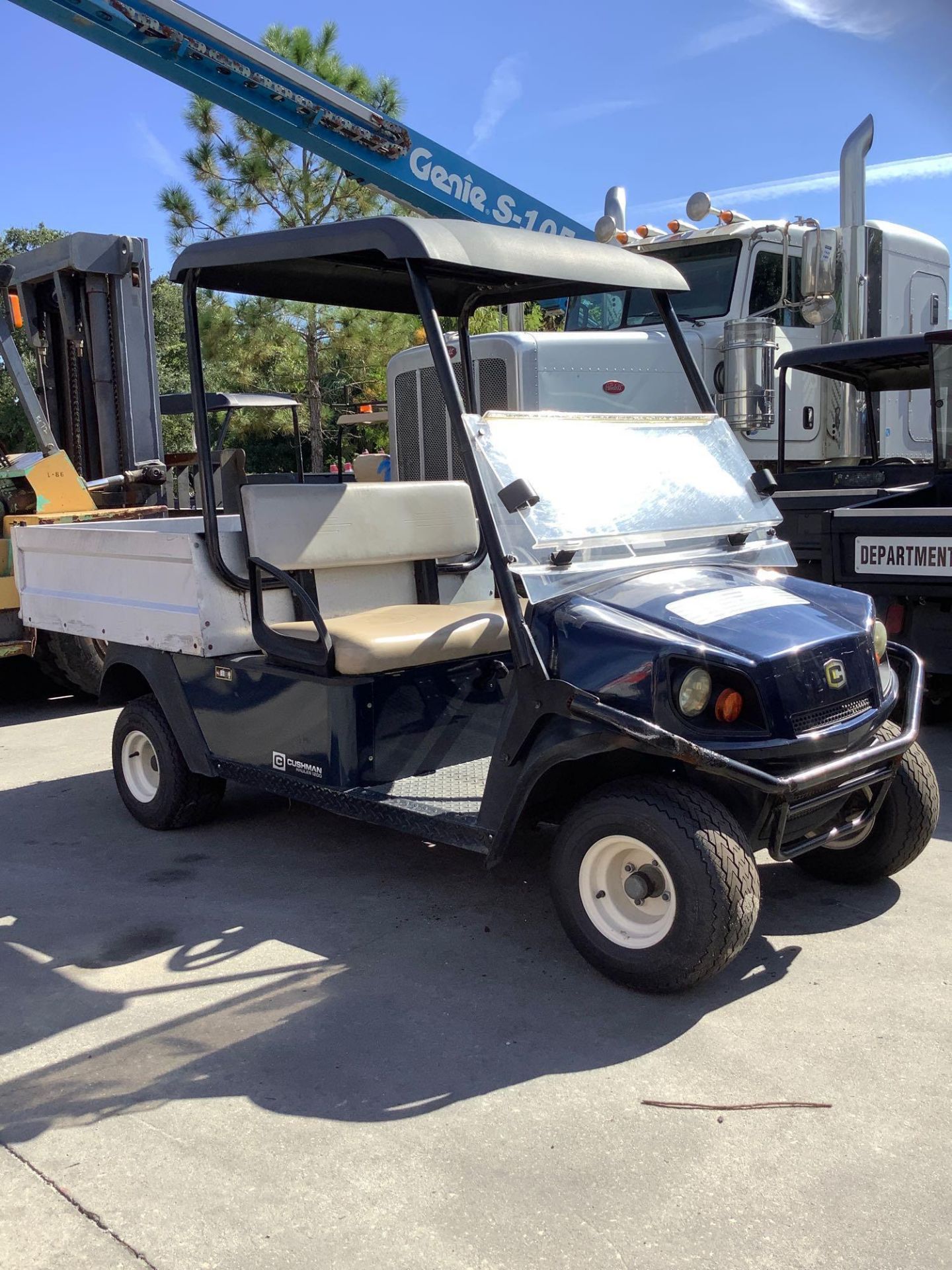 2016 CUSHMAN TEXTRON GOLF CART MODEL CSH HAUL 1200 G, GAS POWERED, KAWASAKI ENGINE, MANUAL DUMP BED,