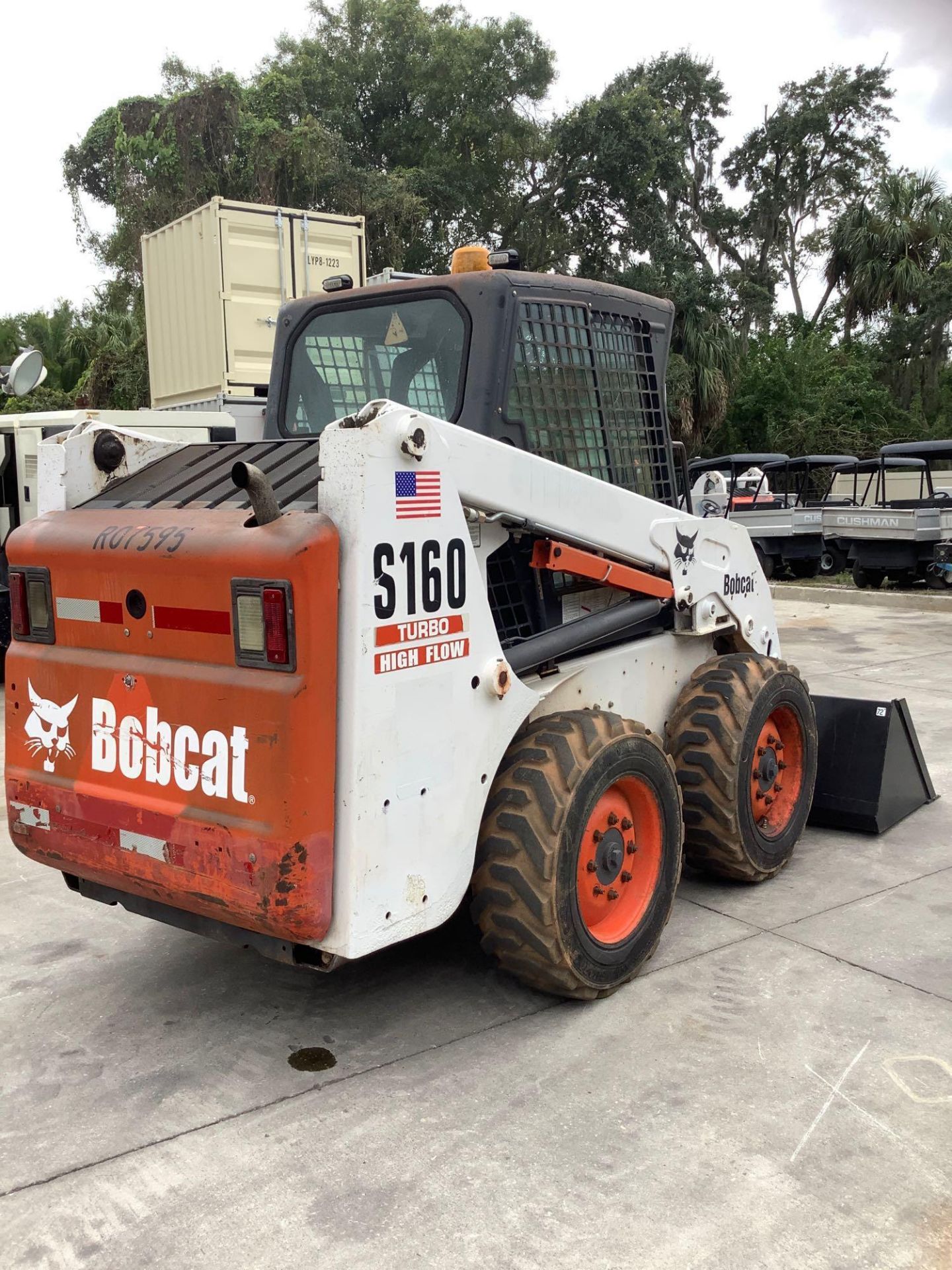 BOBCAT COMPACT SKID STEER LOADER MODEL S160, DIESEL, HIGH FLOW, BUCKET ATTACHMENT APPROX 72IN, AC AI - Image 4 of 20