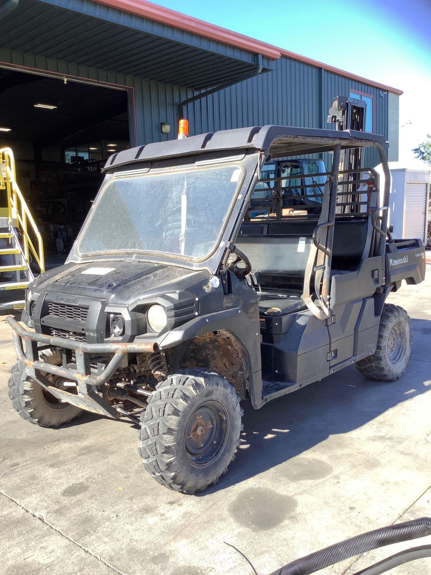 2016 KAWASAKI MULE PRO-DXT ATV, DIESEL, 4x4, CREW CAB, ELECTRIC POWER STEERING, 4WD, BALL HITCH, HAS