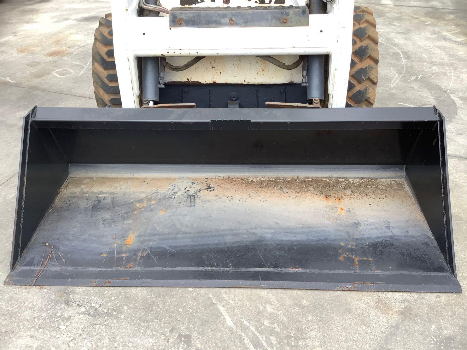 BOBCAT COMPACT SKID STEER LOADER MODEL S160, DIESEL, HIGH FLOW, BUCKET ATTACHMENT APPROX 72IN, AC AI - Image 11 of 20