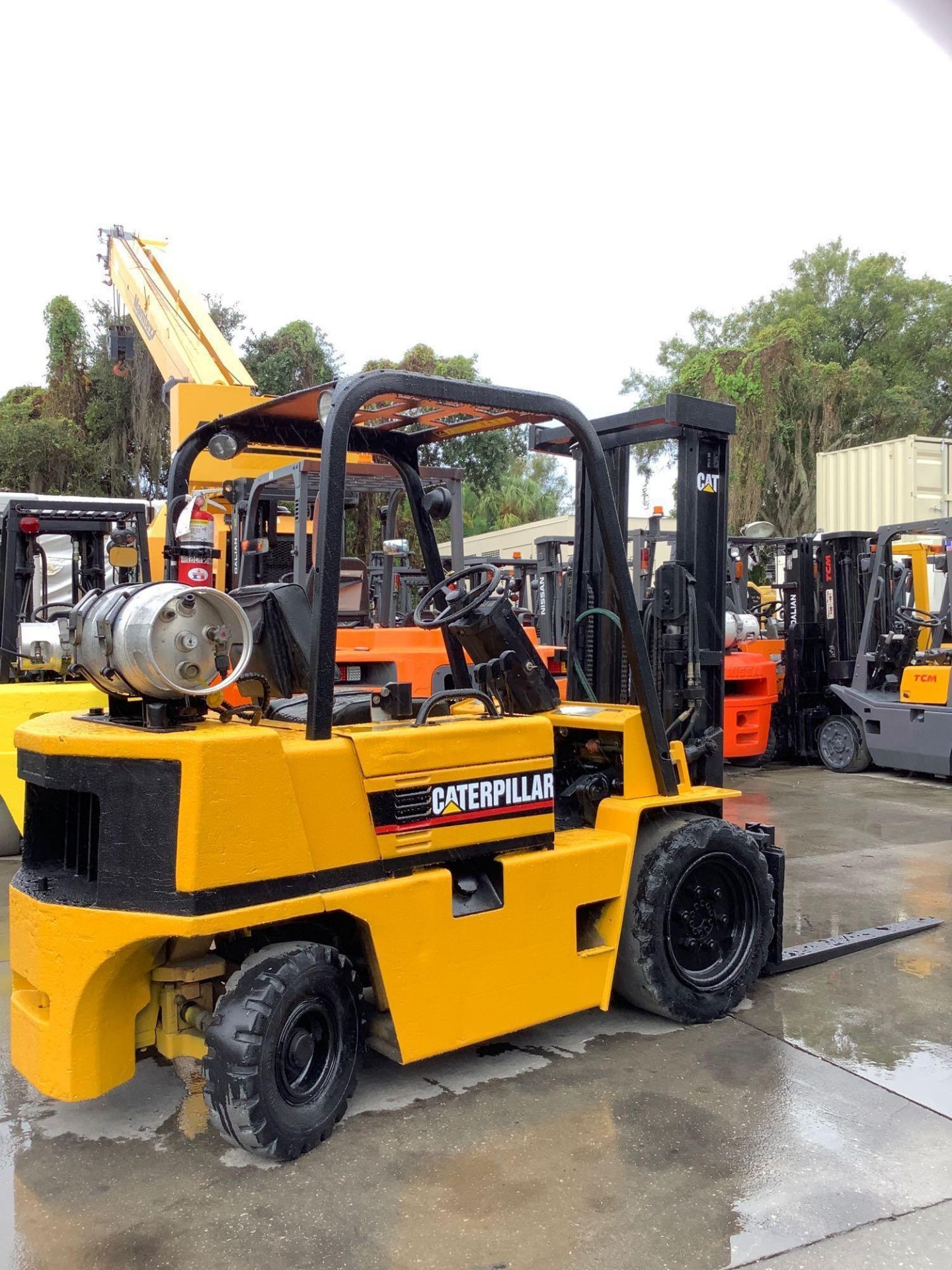 CATERPILLAR LP FORKLIFT MODEL V50D, APPROX MAX CAPACITY 5000LBS, APPROX MAX HEIGHT 173in, TILT - Image 3 of 15