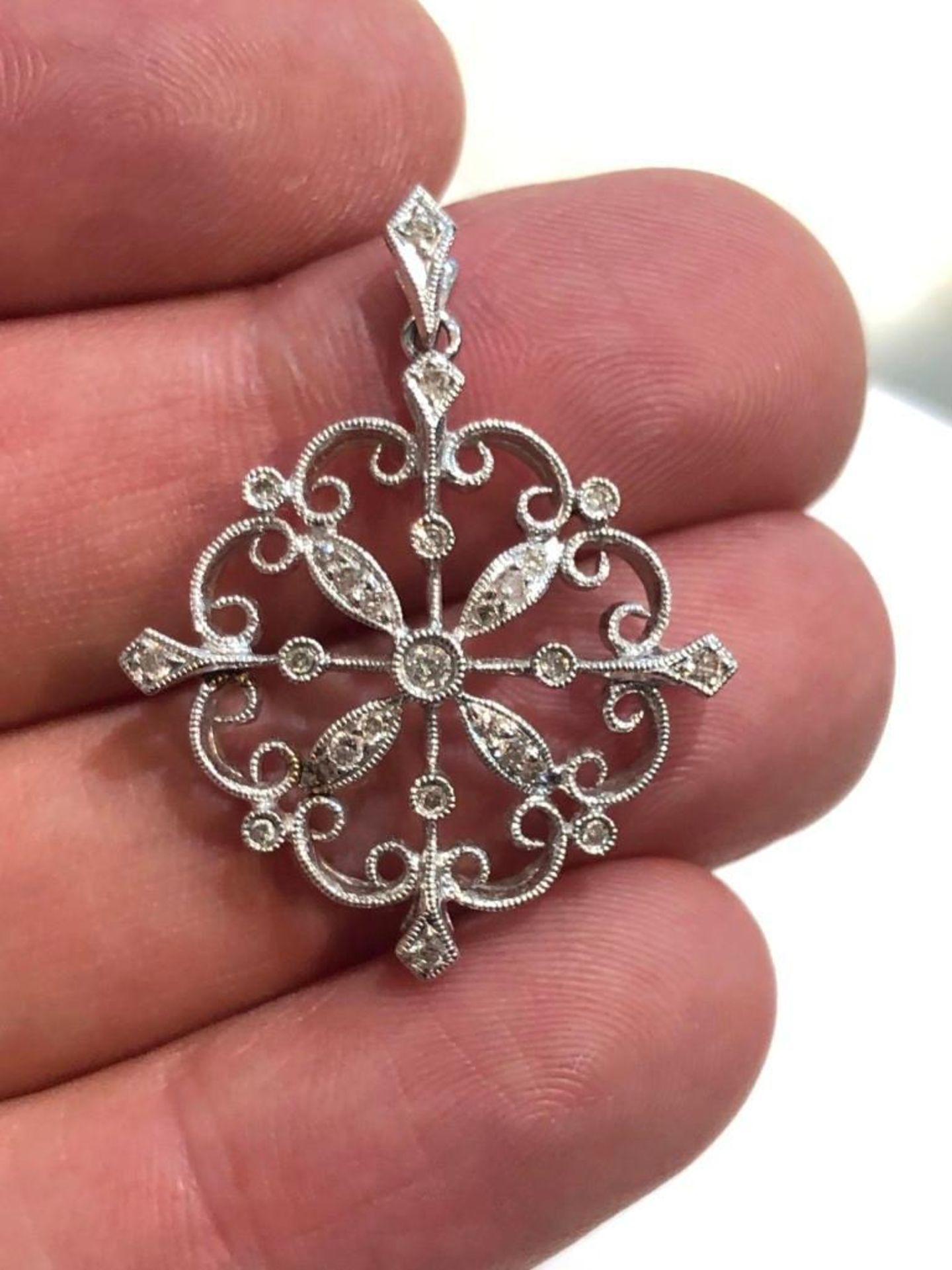 ESTATE DIAMOND SNOWFLAKE PENDANT. 14K WHITE GOLD. APPROXIMATELY .30CT DIAMONDS. WEIGHS APPROXIMATEL - Image 3 of 3