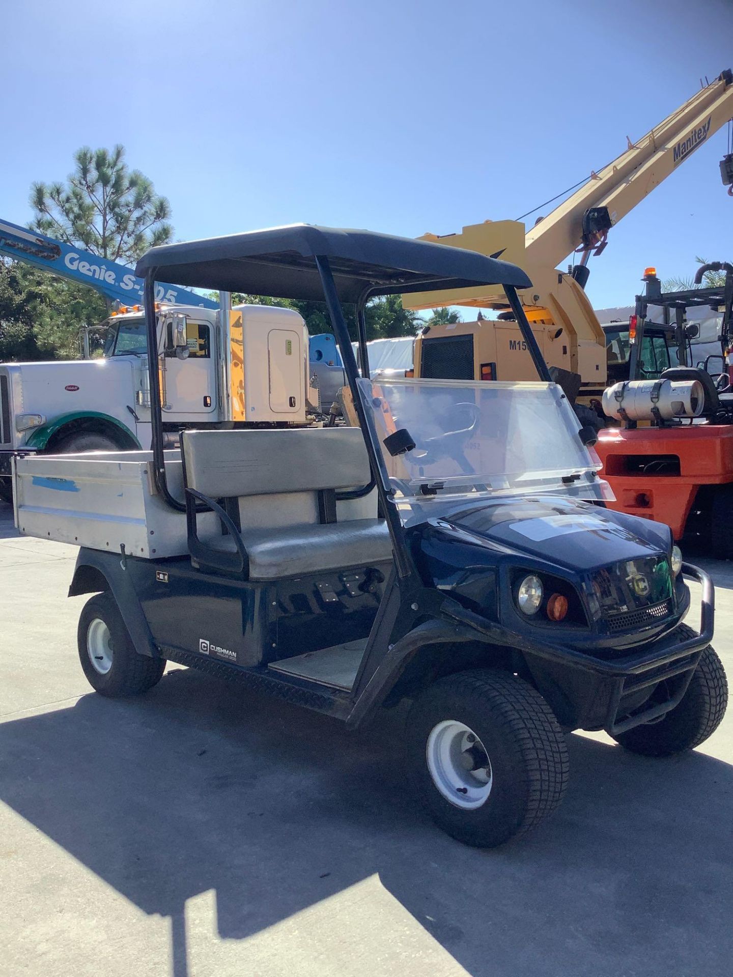 2016 CUSHMAN TEXTRON GOLF CART MODEL CSH HAUL 1200 G, GAS POWERED, KAWASAKI ENGINE, MANUAL DUMP BED,