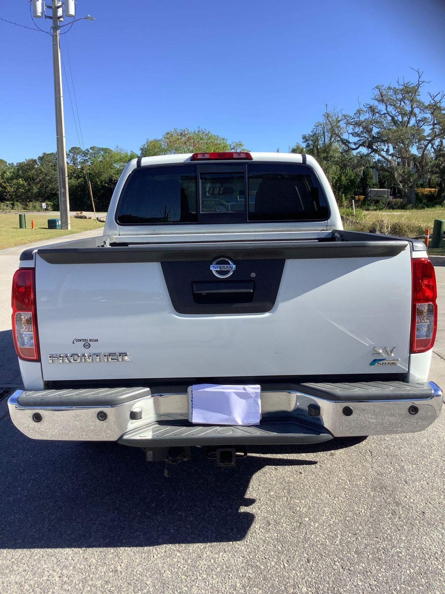 2017 NISSAN FRONTIER PICKUP TRUCK, GAS ENGINE, AUTOMATIC TRANSMISSION, CREW CAB, 4 DOOR, A/C , POWER - Image 6 of 24