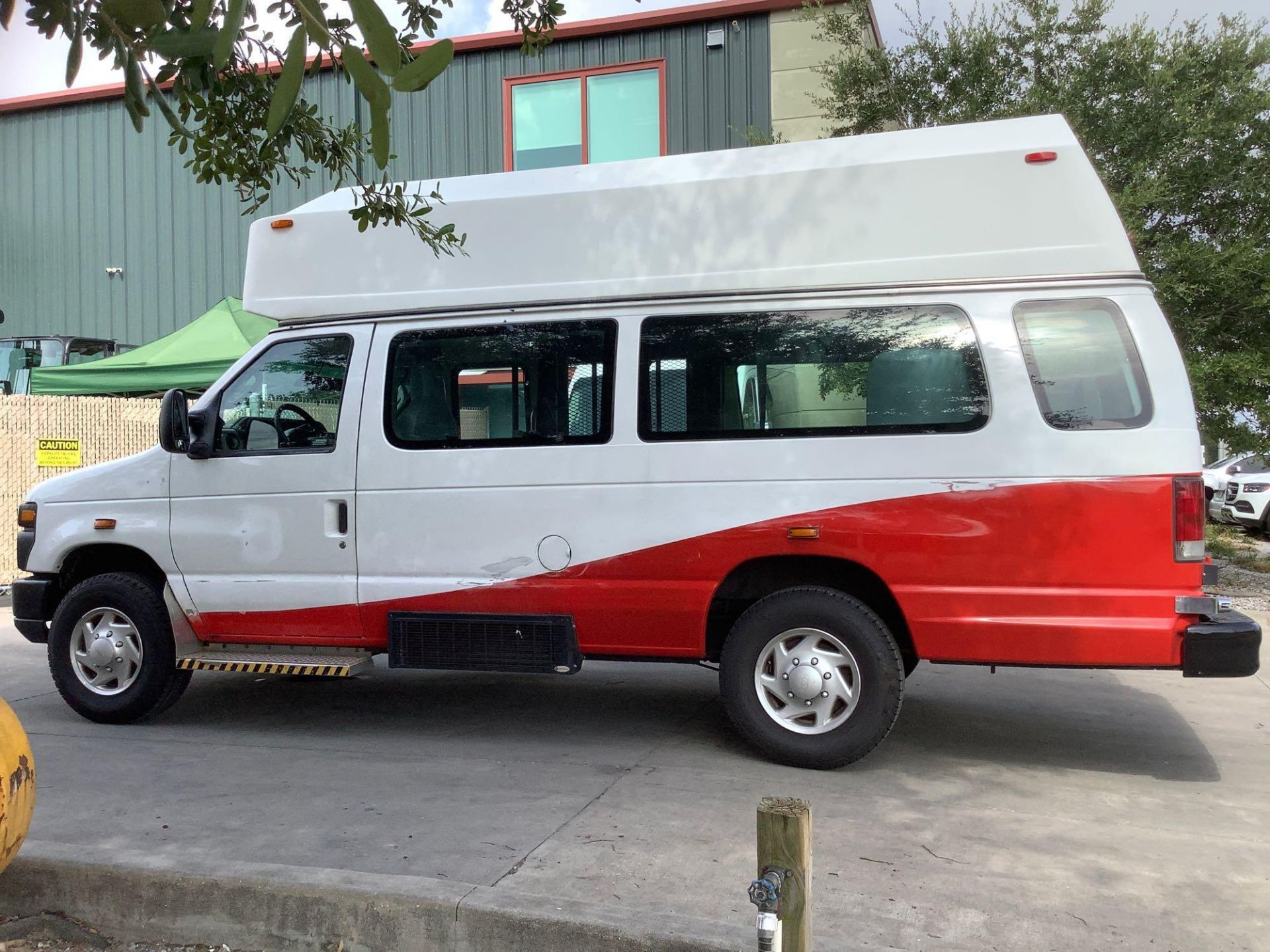 2014 FORD ECONOLINE E-350 SUPER DUTY EXTENDED MOBILITY VAN , AUTOMATIC, ONE OWNER,  AC/ HEAT AIR CON - Image 12 of 39