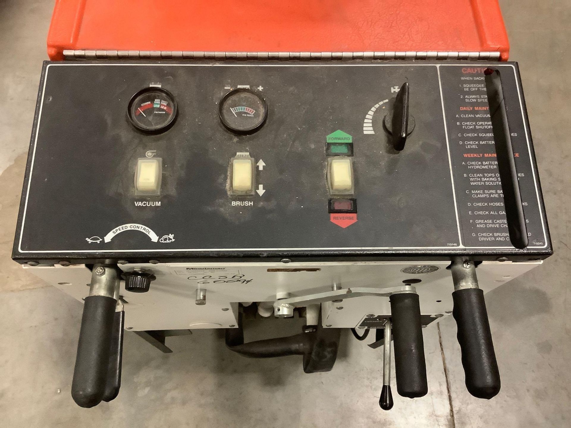 MINUTEMAN MODEL MC833473 26B FOAM, ELECTRIC, APPROX DC VOLTS 36, MINUTEMAN AUTOMATIC BATTERY CHARGER - Image 9 of 10