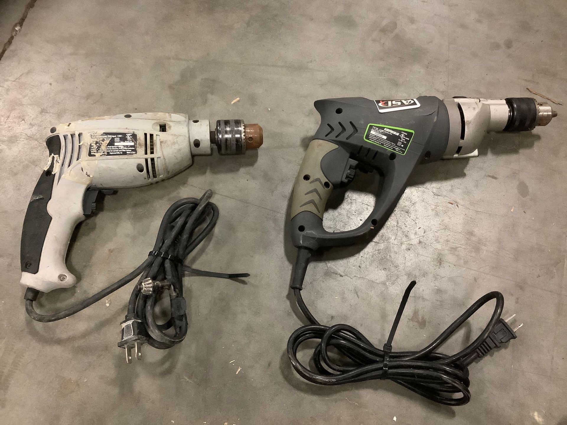 ( 1 ) GENESIS 1/2” VS HAMMER DRILL MODEL GHD42VS & (1) GENESIS HAMMER DRILL MODEL GHD1260 - Image 2 of 5