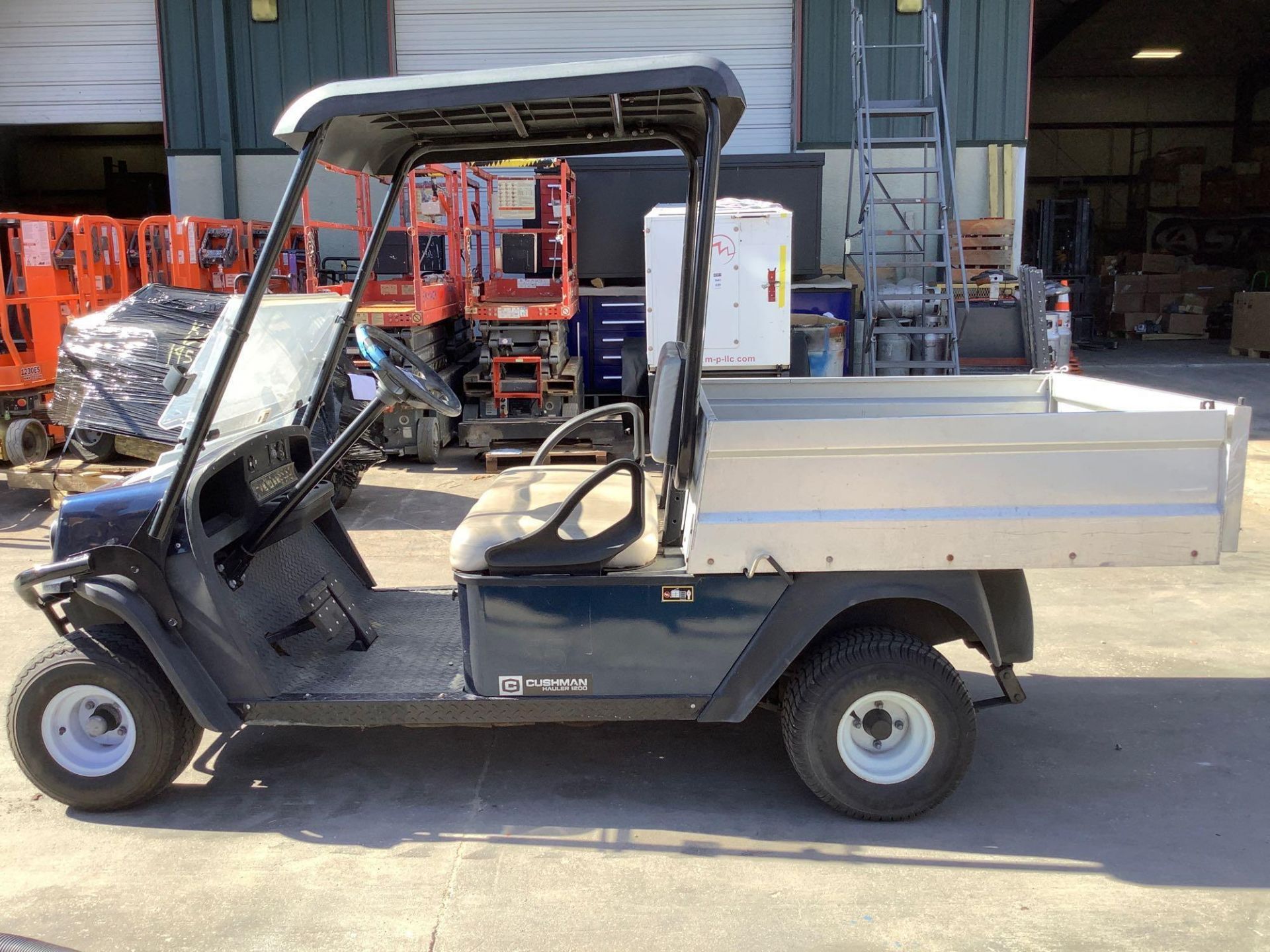 2016 CUSHMAN TEXTRON GOLF CART MODEL CSH HAUL 1200 G, GAS POWERED, KAWASAKI ENGINE, MANUAL DUMP BED, - Image 8 of 12