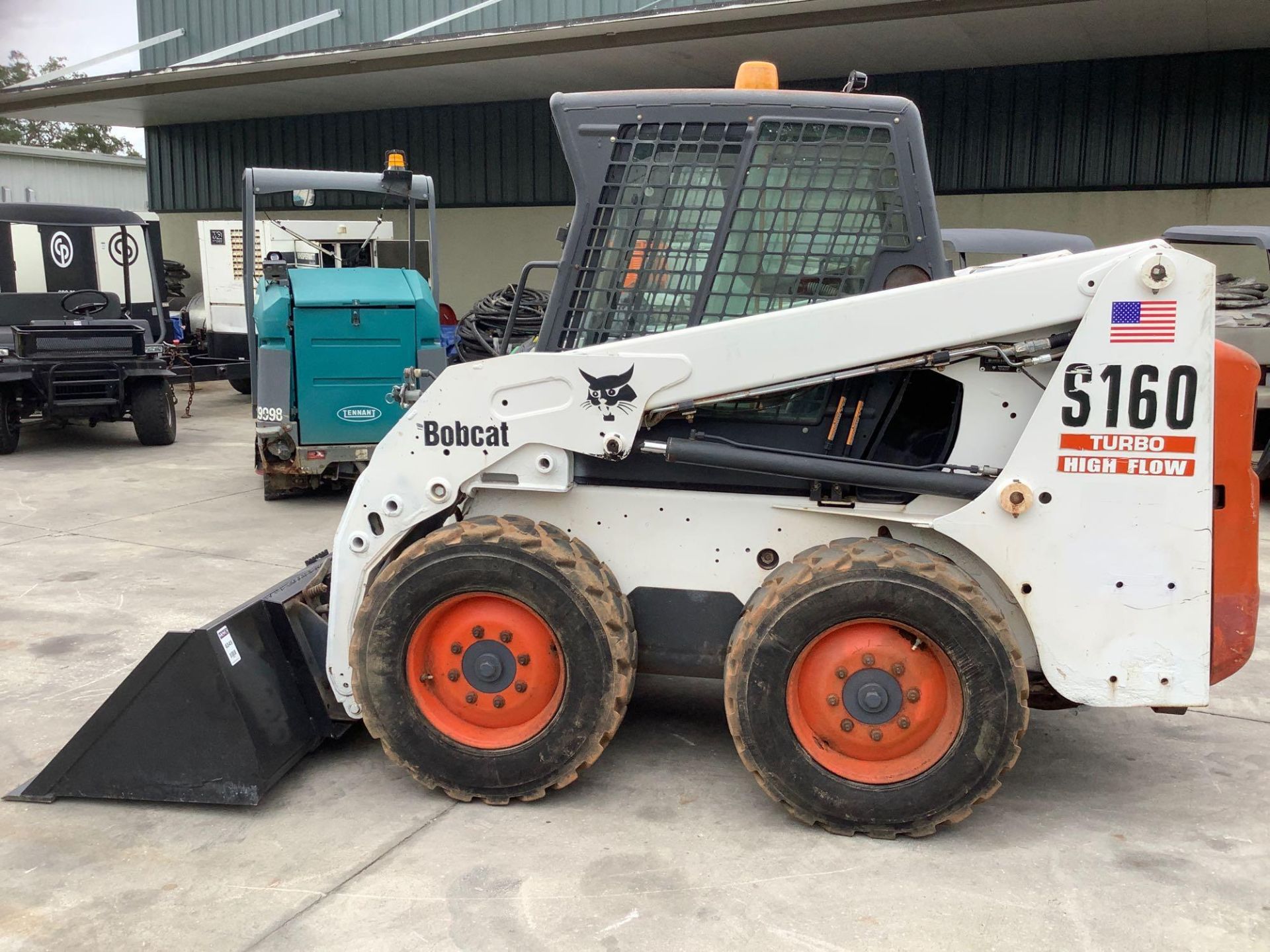 BOBCAT COMPACT SKID STEER LOADER MODEL S160, DIESEL, HIGH FLOW, BUCKET ATTACHMENT APPROX 72IN, AC AI - Image 8 of 20