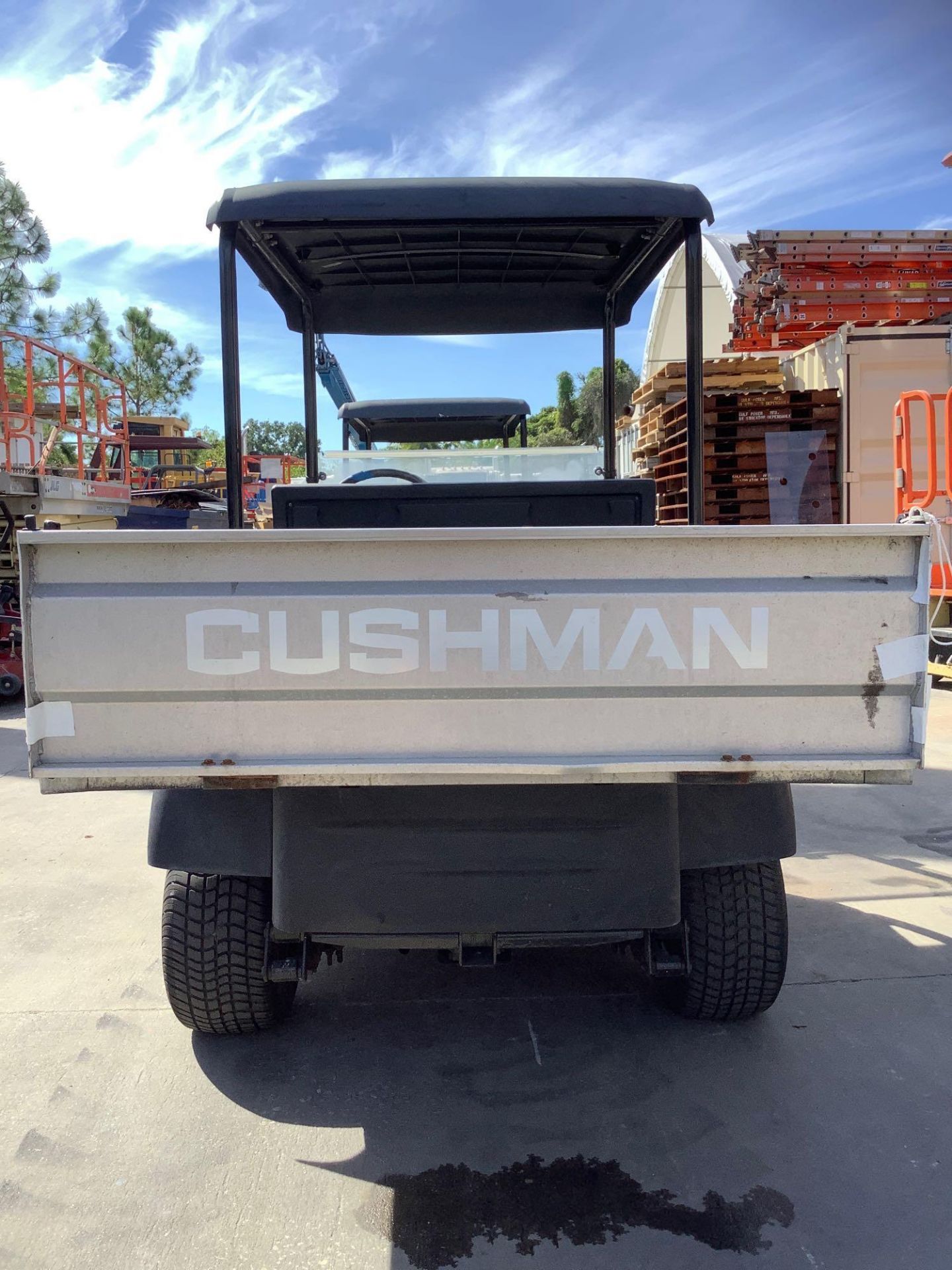 2016 CUSHMAN TEXTRON GOLF CART MODEL CSH HAUL 1200 G, GAS POWERED, KAWASAKI ENGINE, MANUAL DUMP BED, - Image 5 of 12