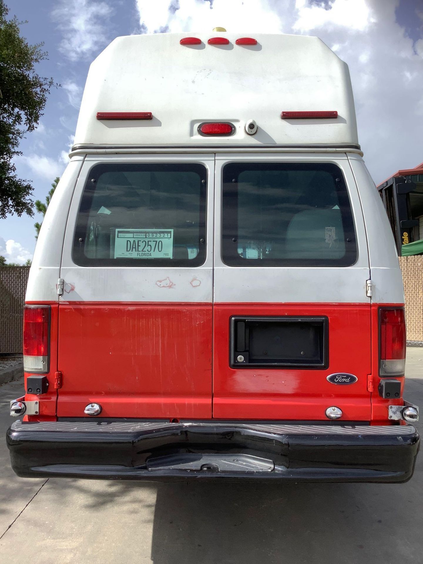 2014 FORD ECONOLINE E-350 SUPER DUTY EXTENDED MOBILITY VAN , AUTOMATIC, ONE OWNER,  AC/ HEAT AIR CON - Image 8 of 39