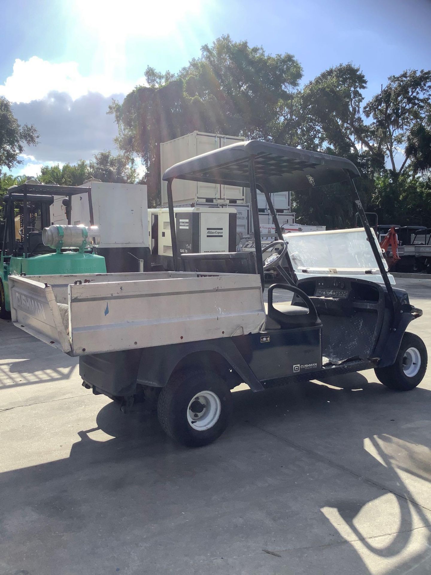 2016 CUSHMAN TEXTRON GOLF CART MODEL CSH HAUL 1200 G, GAS POWERED, KAWASAKI ENGINE, MANUAL DUMP BED, - Image 4 of 15