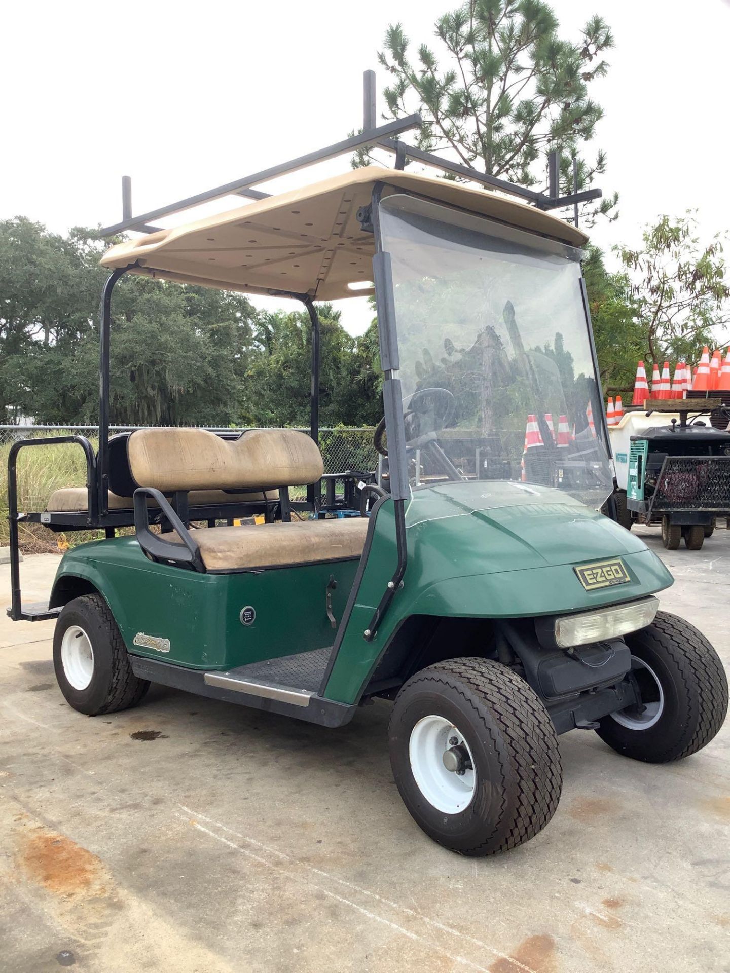 EZ-GO FREEDOM SE GOLF CART MODEL TXTEFSEPDS, ELECTRIC , BACK SEATING - Image 2 of 12